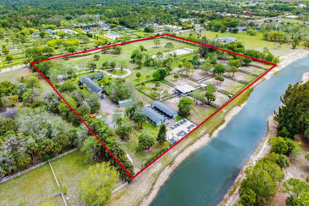 2741 Buck Ridge Trail