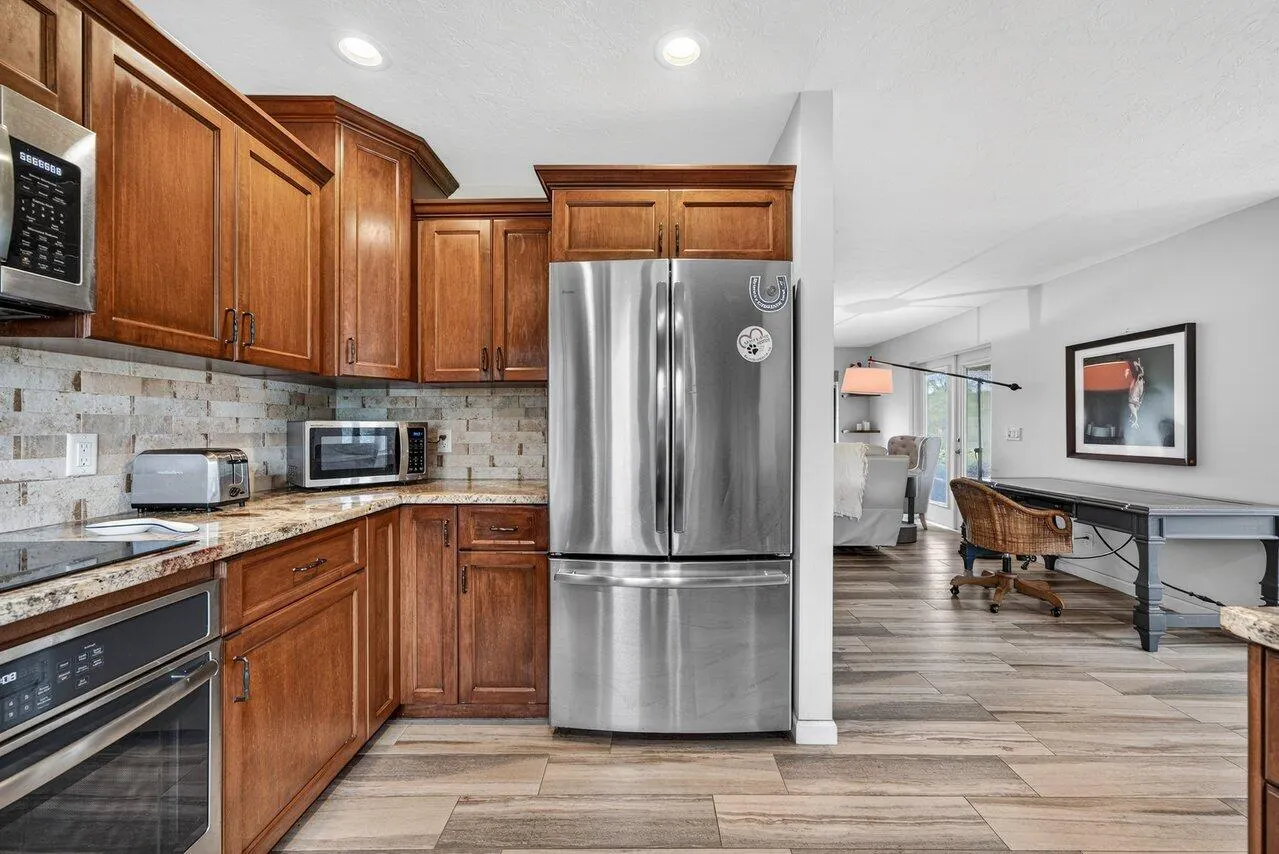 2741 Buck Ridge Trail