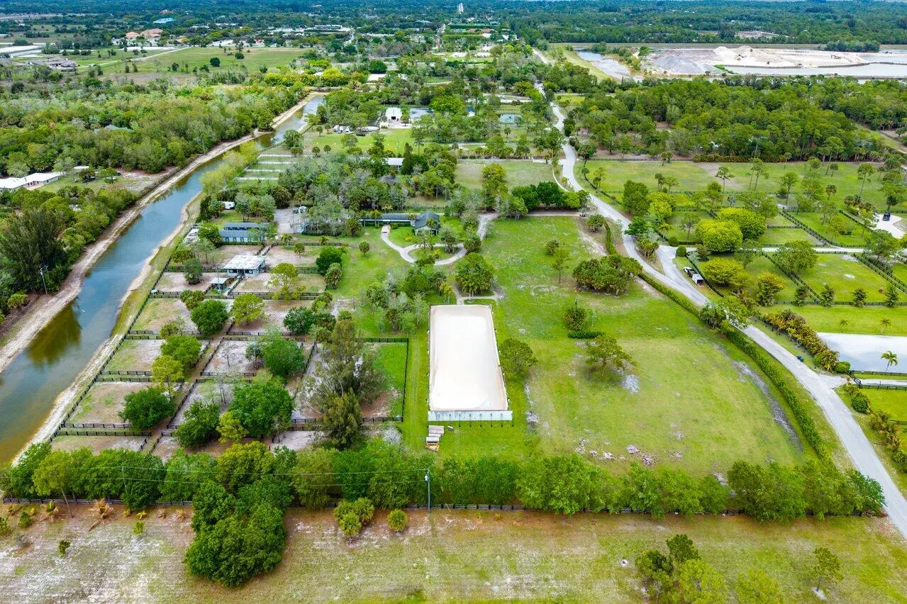 2741 Buck Ridge Trail
