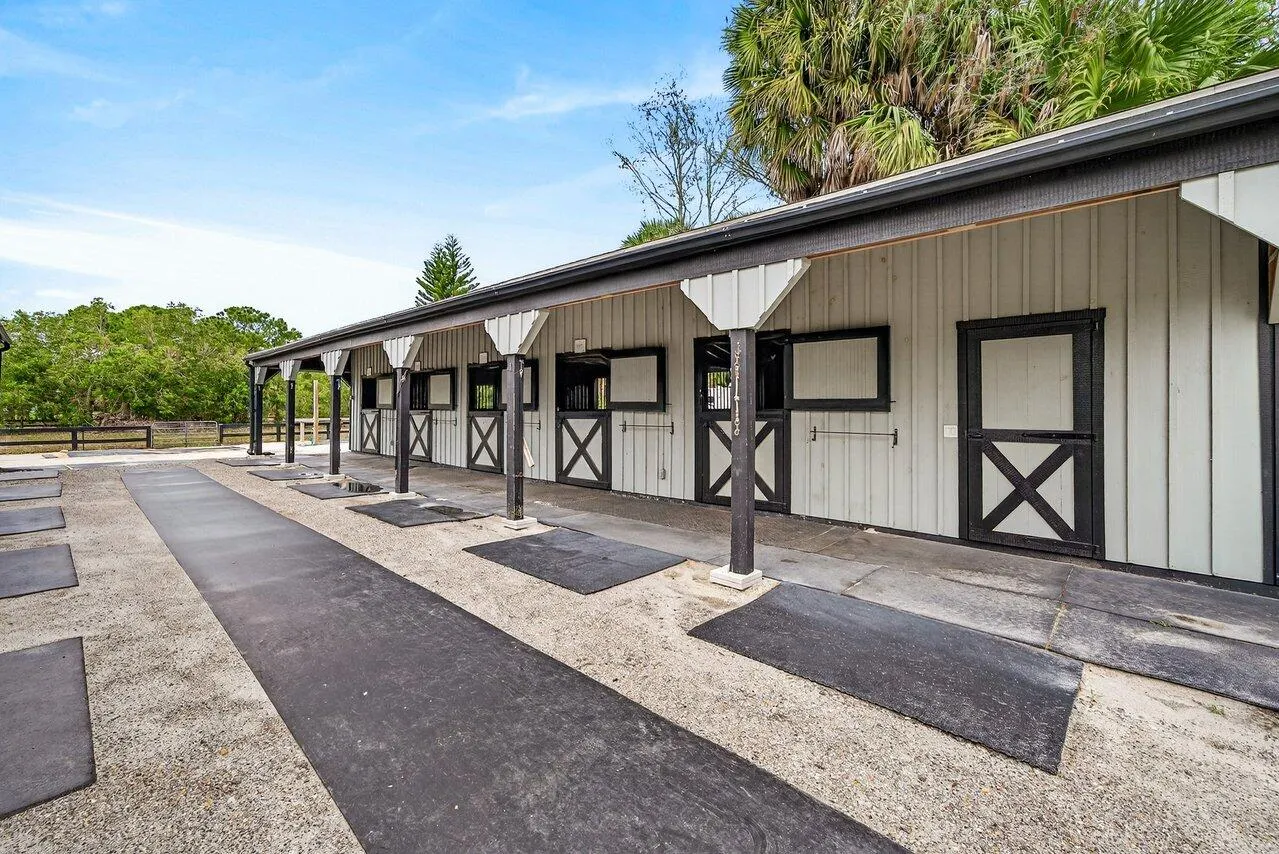 2741 Buck Ridge Trail