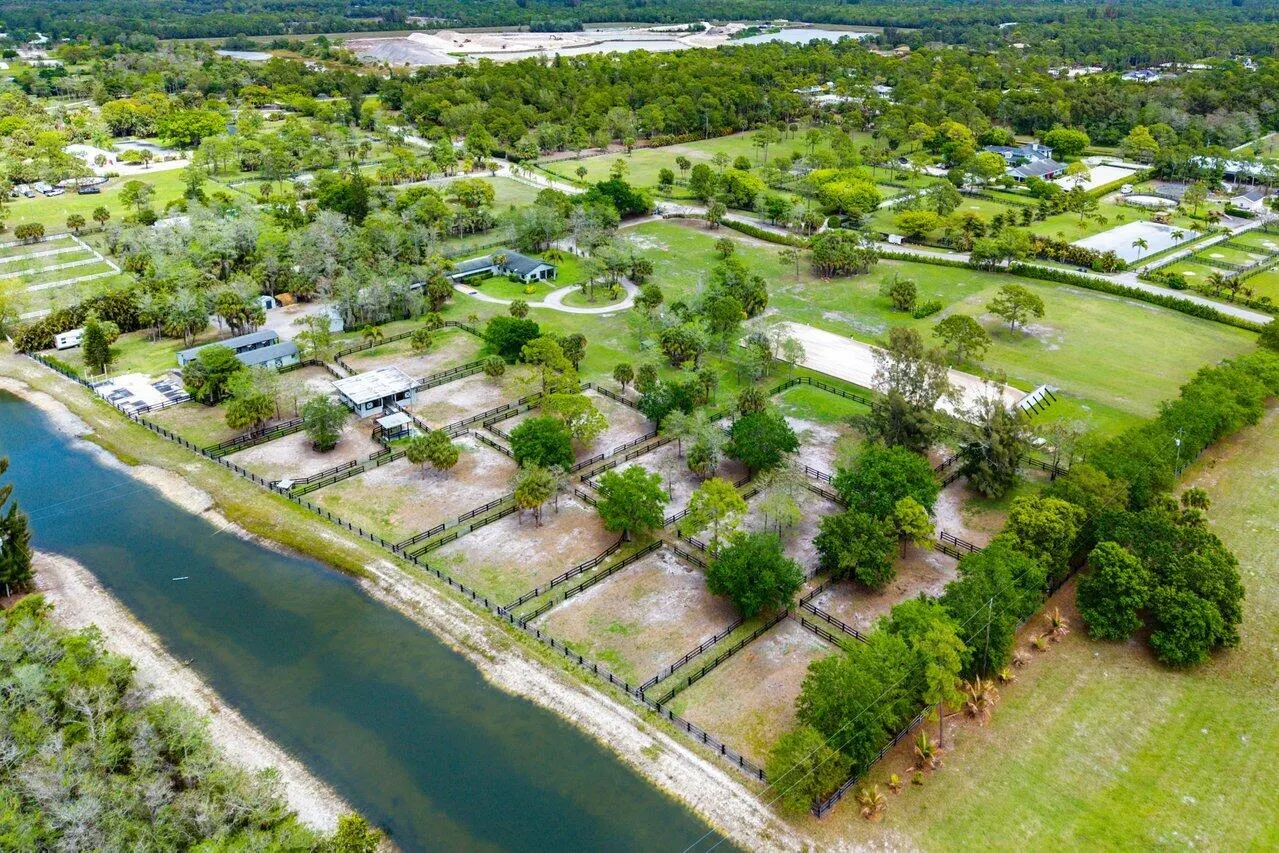 2741 Buck Ridge Trail