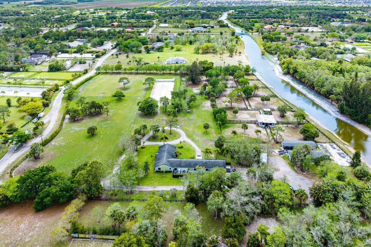 2741 Buck Ridge Trail