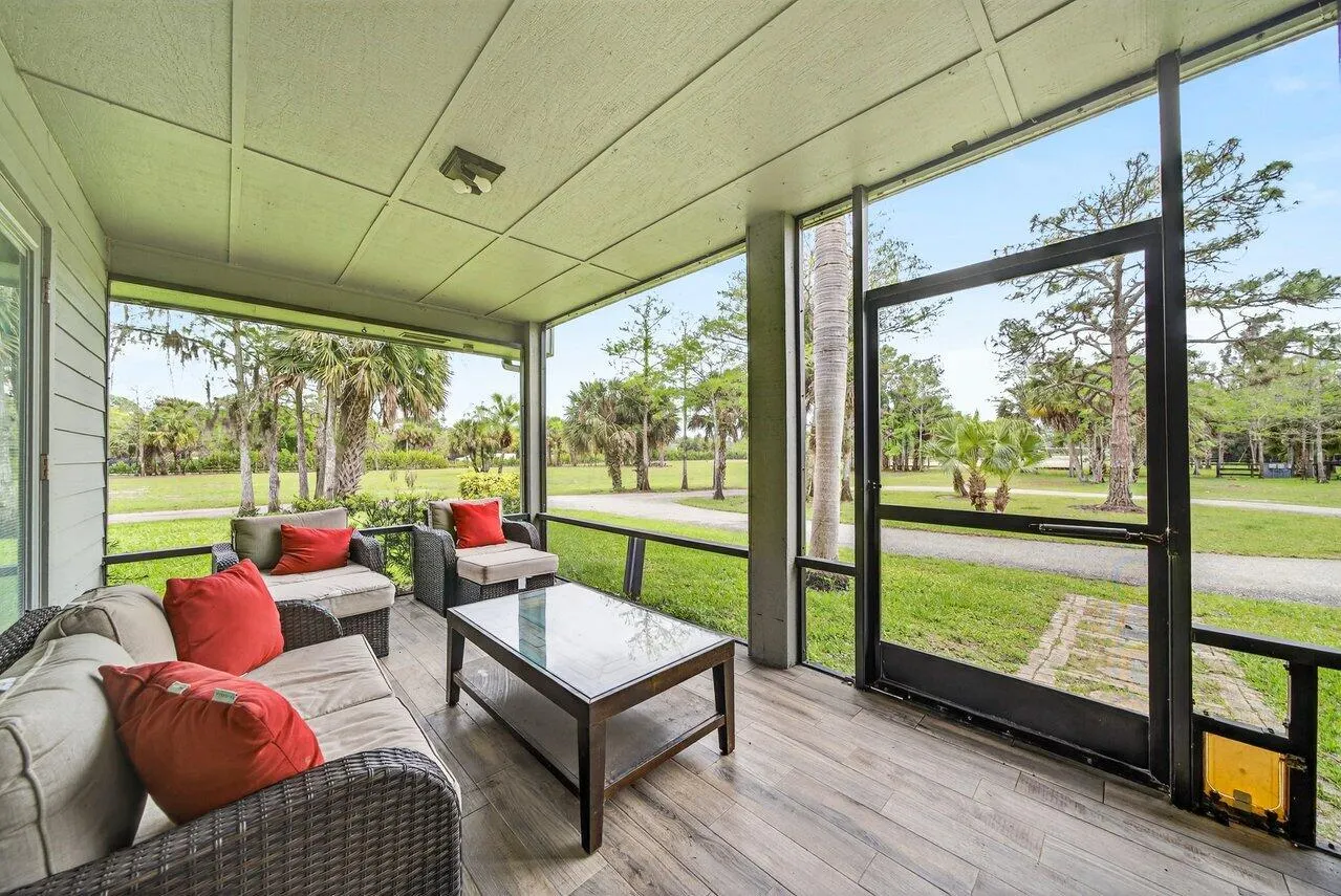 2741 Buck Ridge Trail