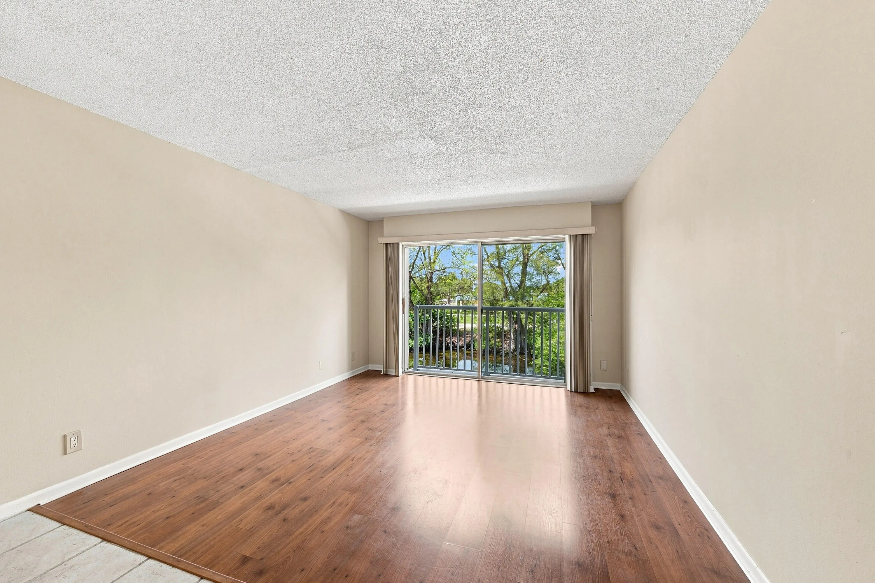 5951 NE 14th Lane #204n