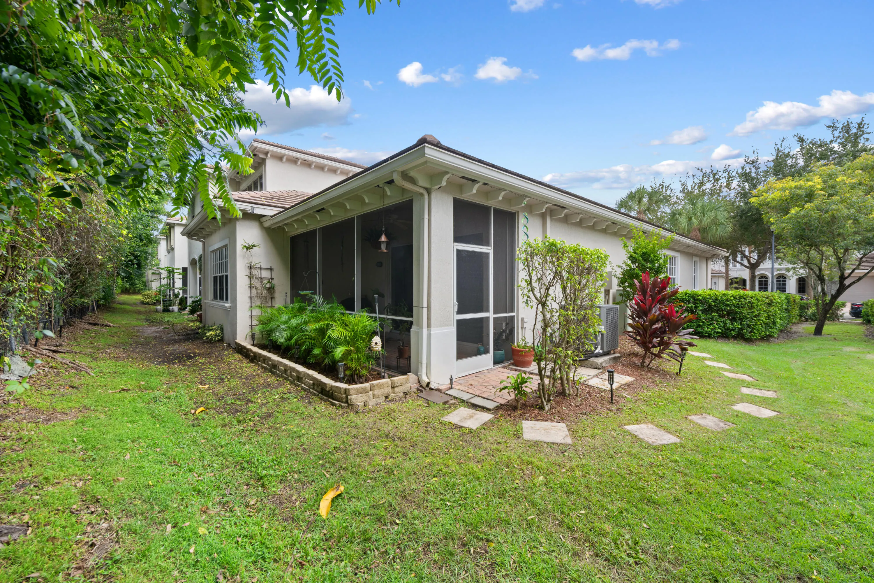 6435 BELLA Circle #201