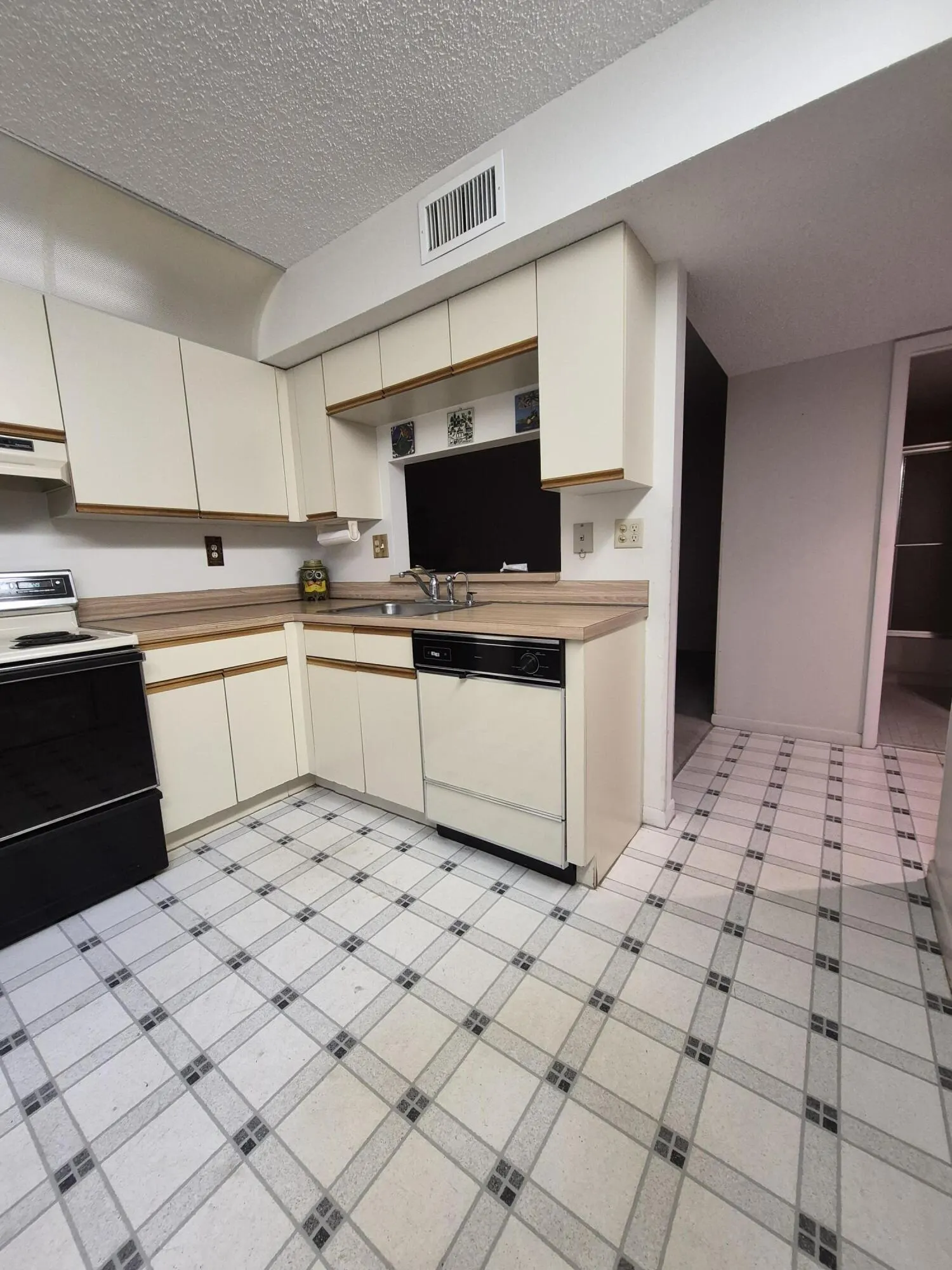 15251 LAKES OF DELRAY Boulevard #327