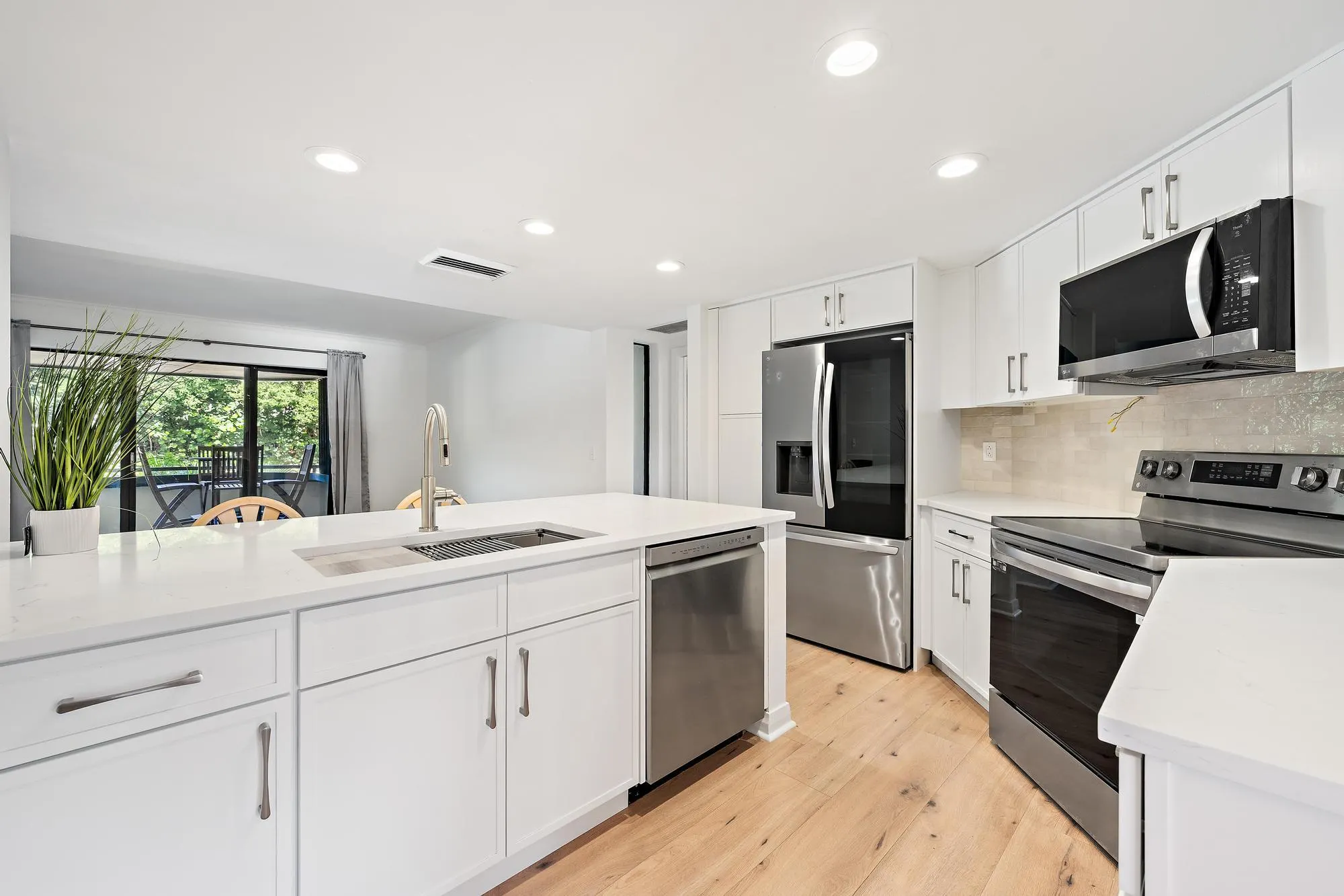 1124 MARINE Way W #D2R