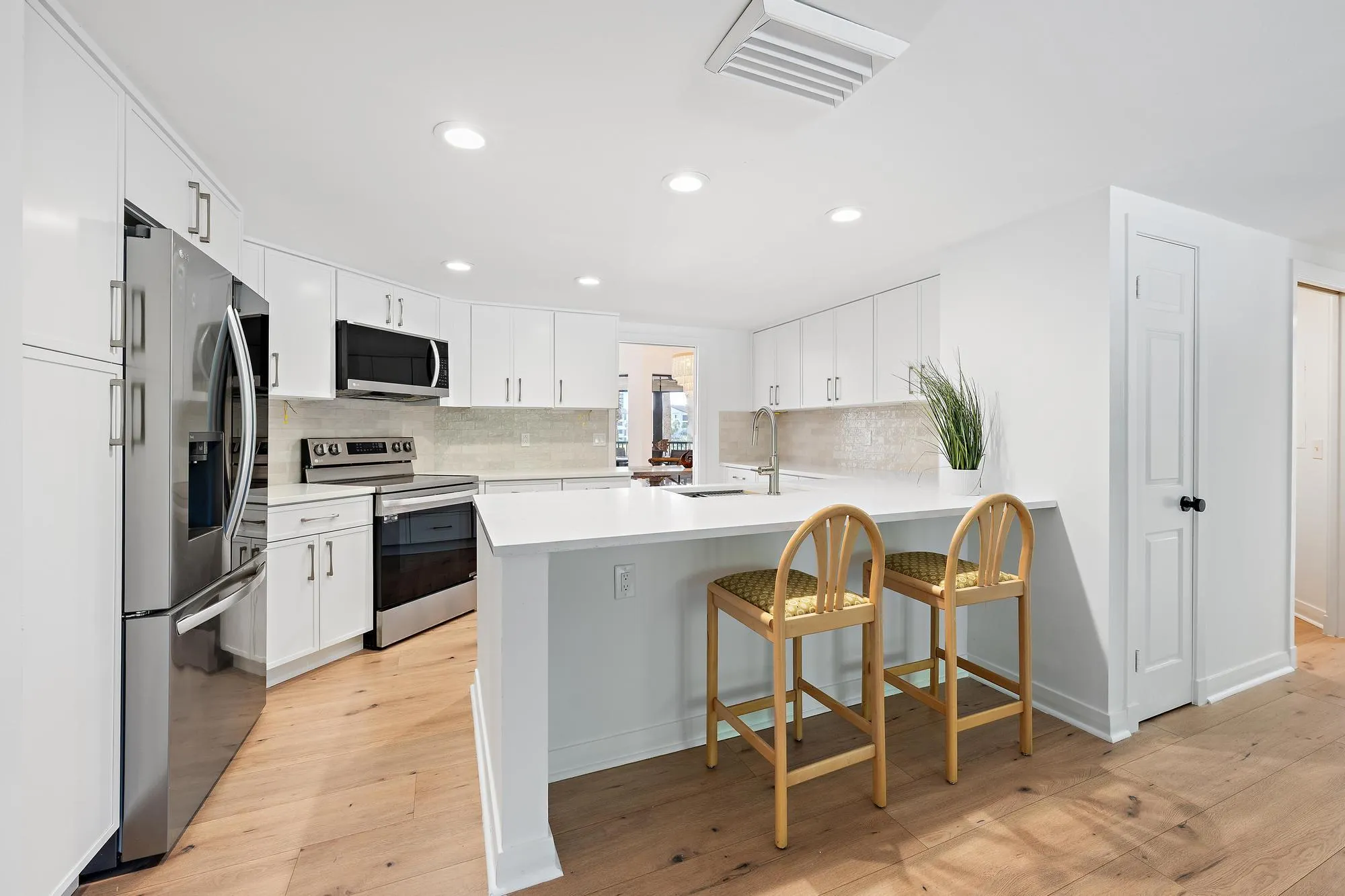1124 MARINE Way W #D2R