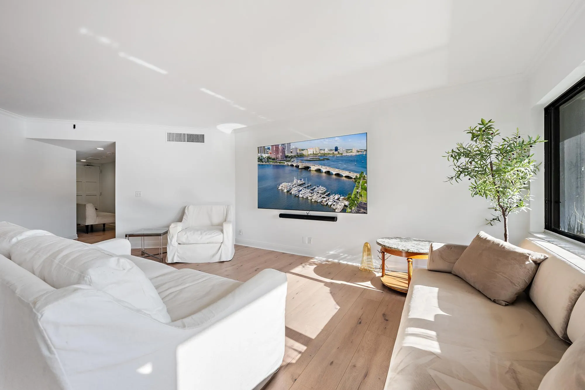1124 MARINE Way W #D2R