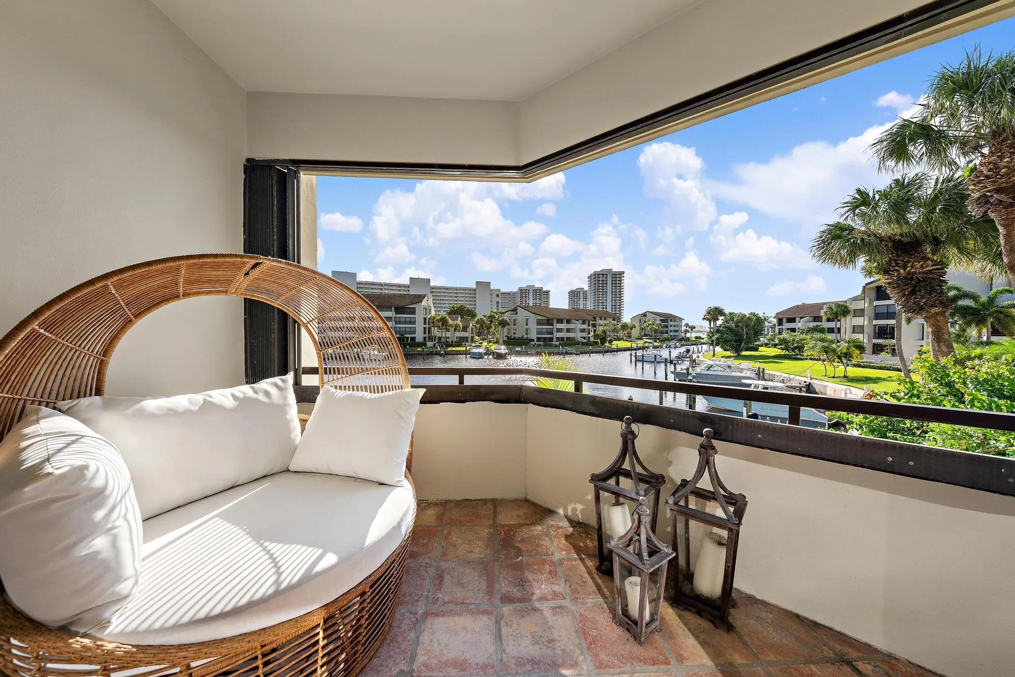 1124 MARINE Way W #D2R