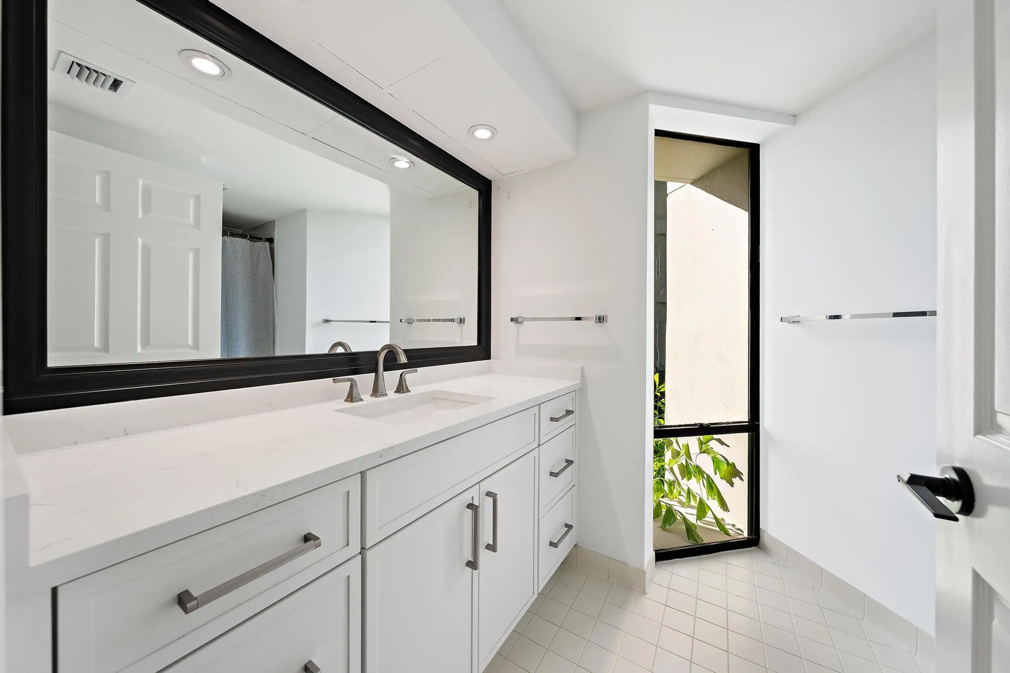 1124 MARINE Way W #D2R