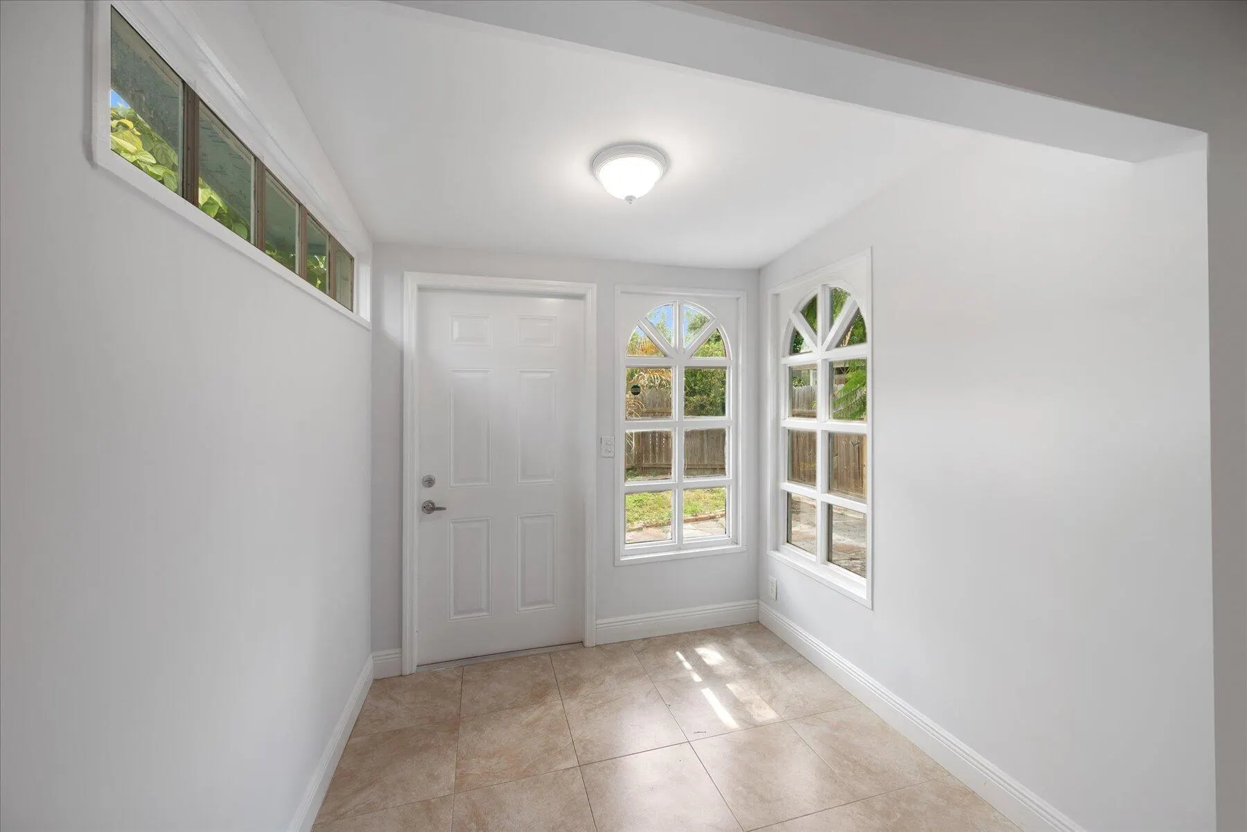 714 W LAKEWOOD Road #B
