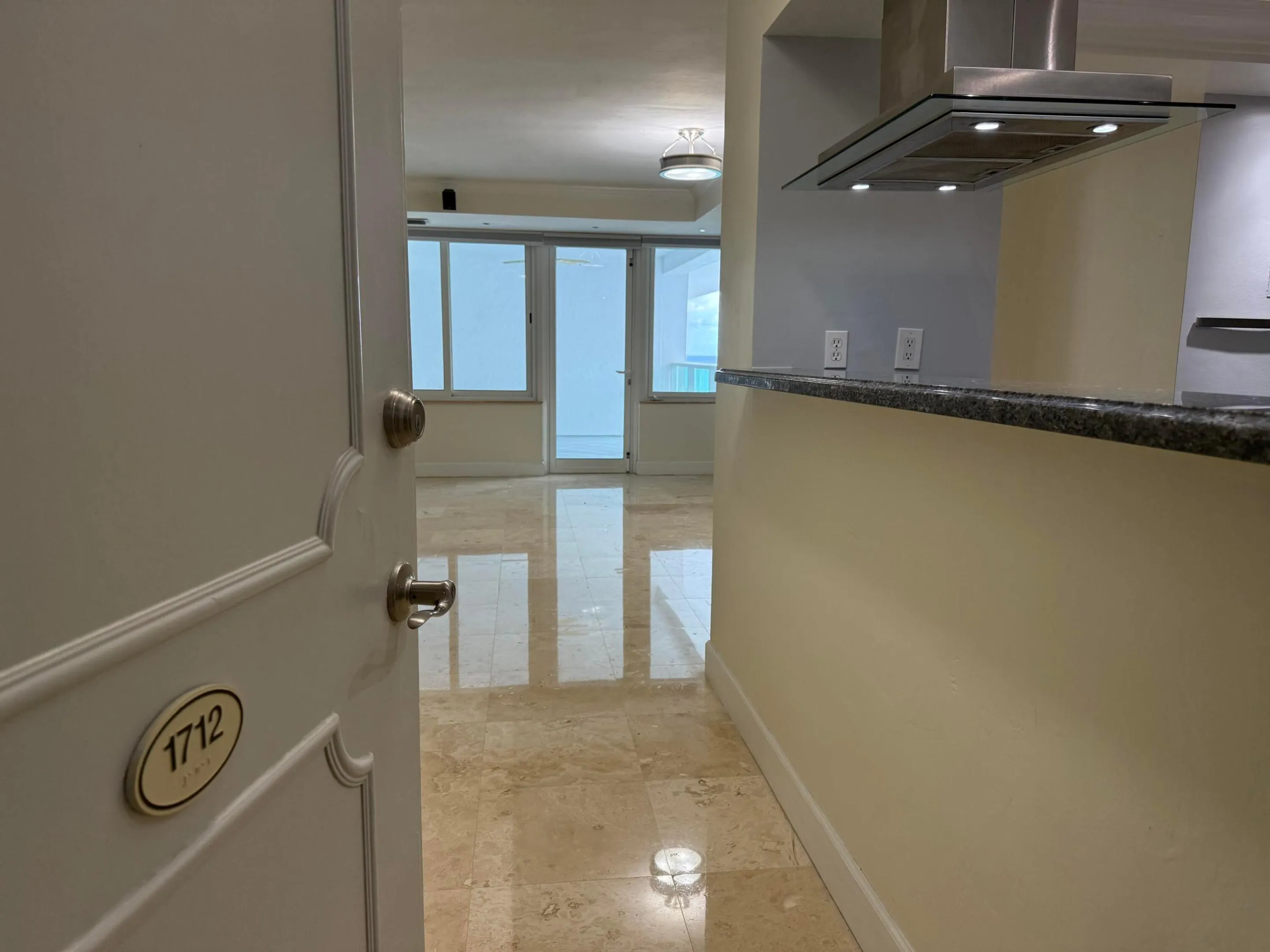 3233 NE 34TH #1712