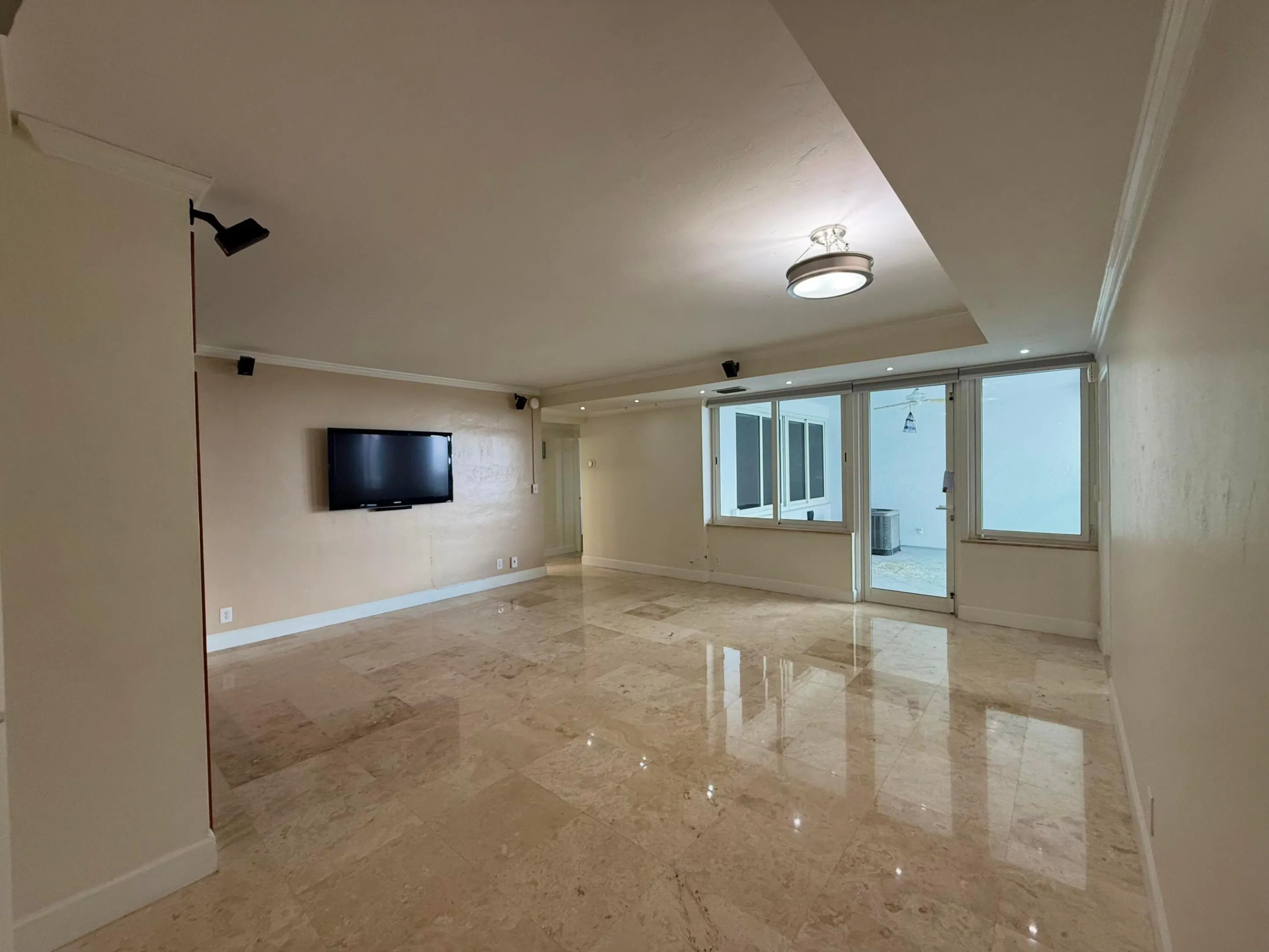 3233 NE 34TH #1712