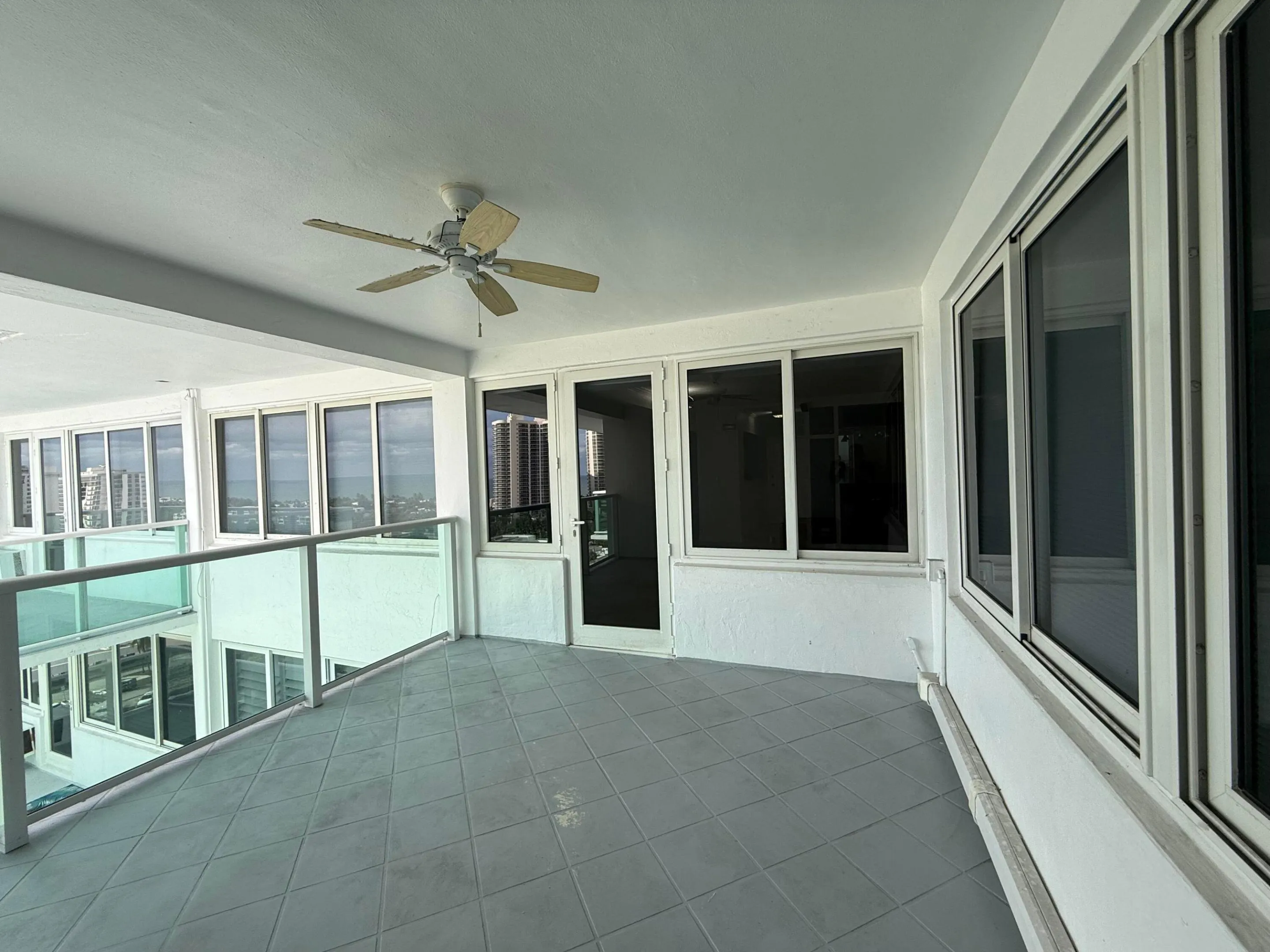 3233 NE 34TH #1712