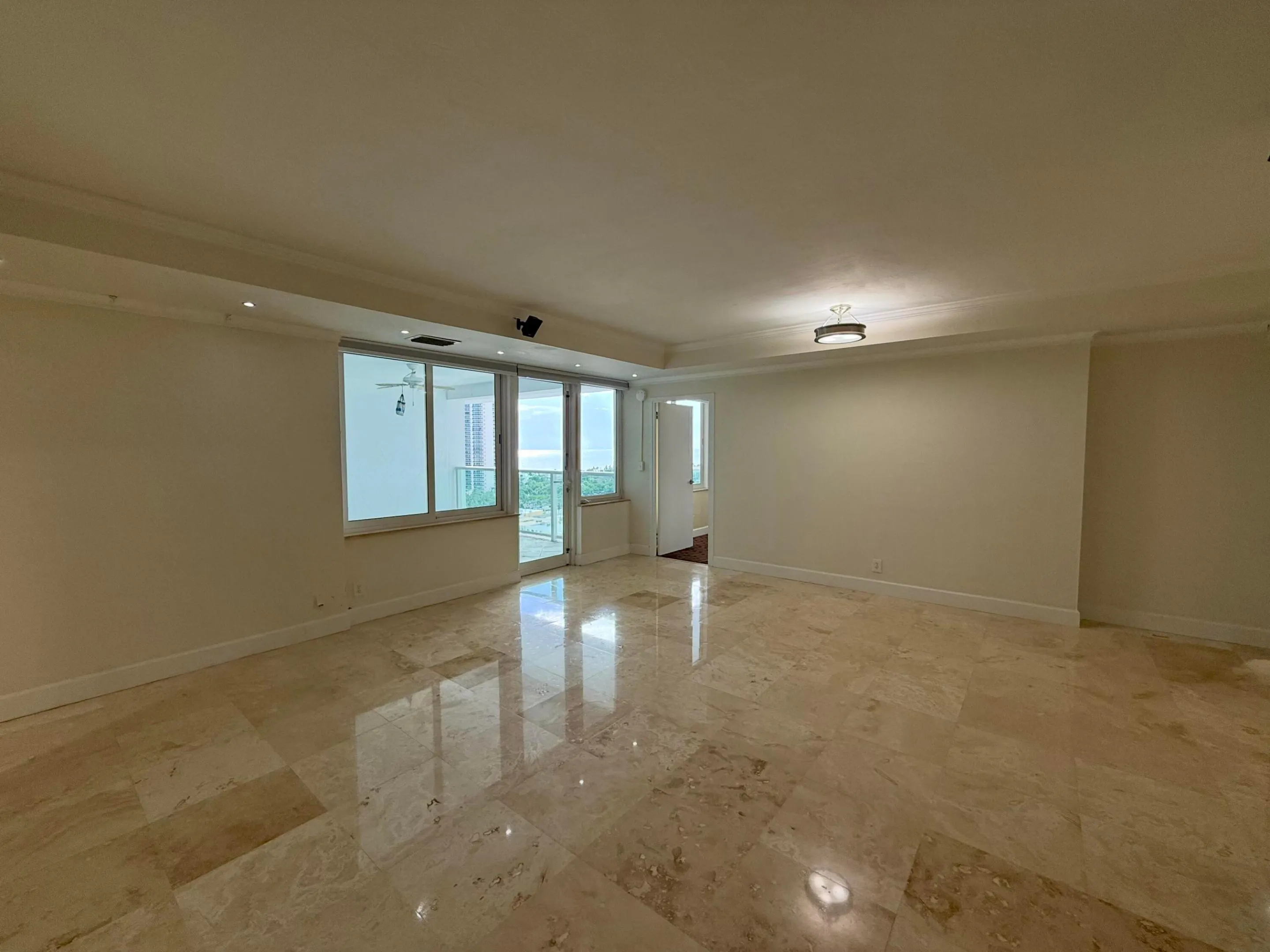 3233 NE 34TH #1712