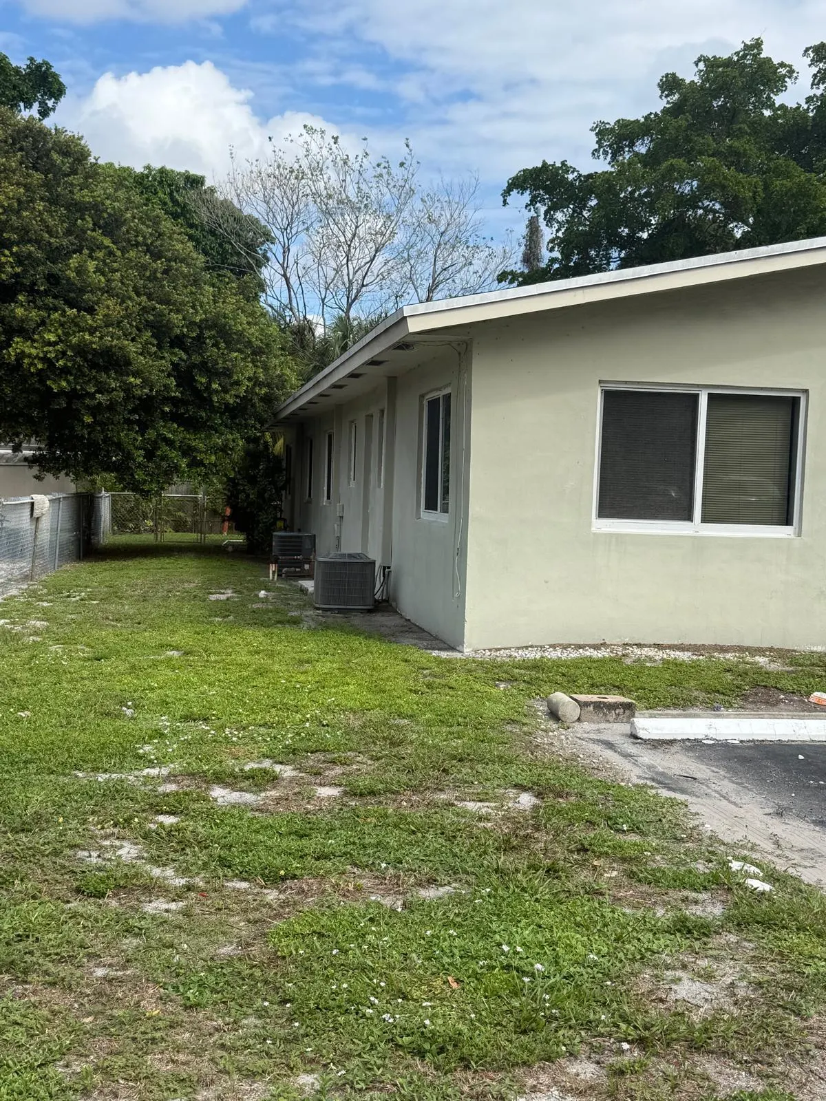 219 NW 40th Court #1-3
