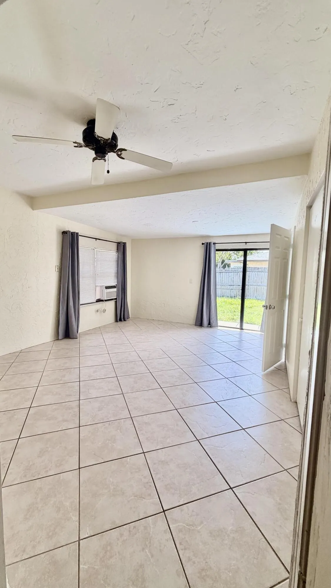 9121 E HIGHLAND PINES Drive