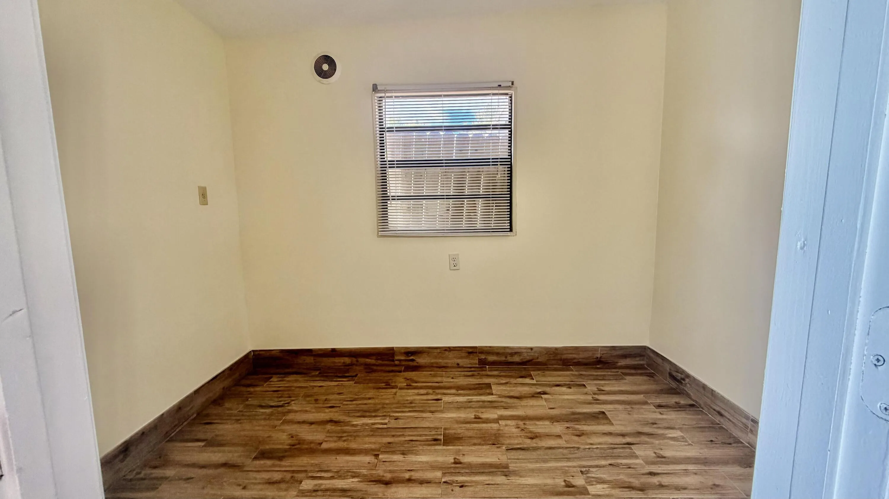 9121 E HIGHLAND PINES Drive