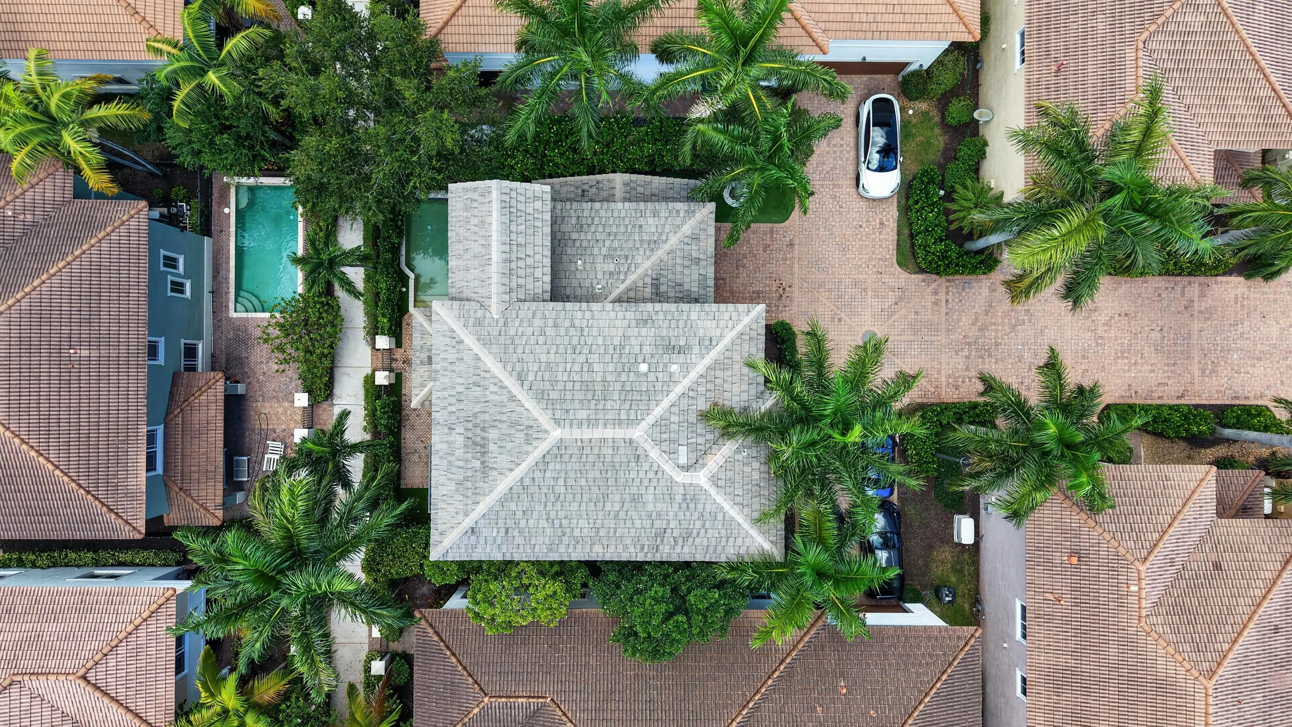 125 NW GARDNER Street