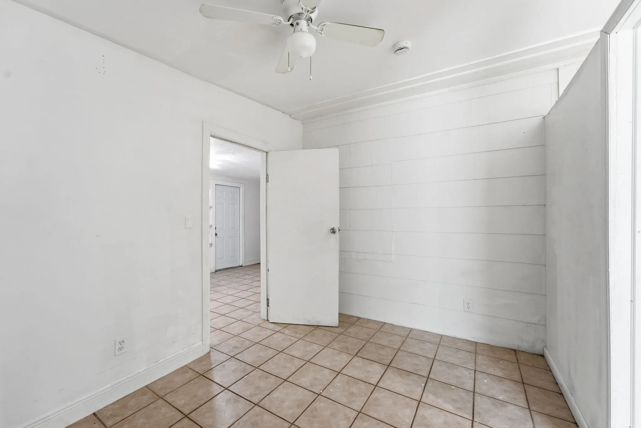 1064 HIGHVIEW Road
