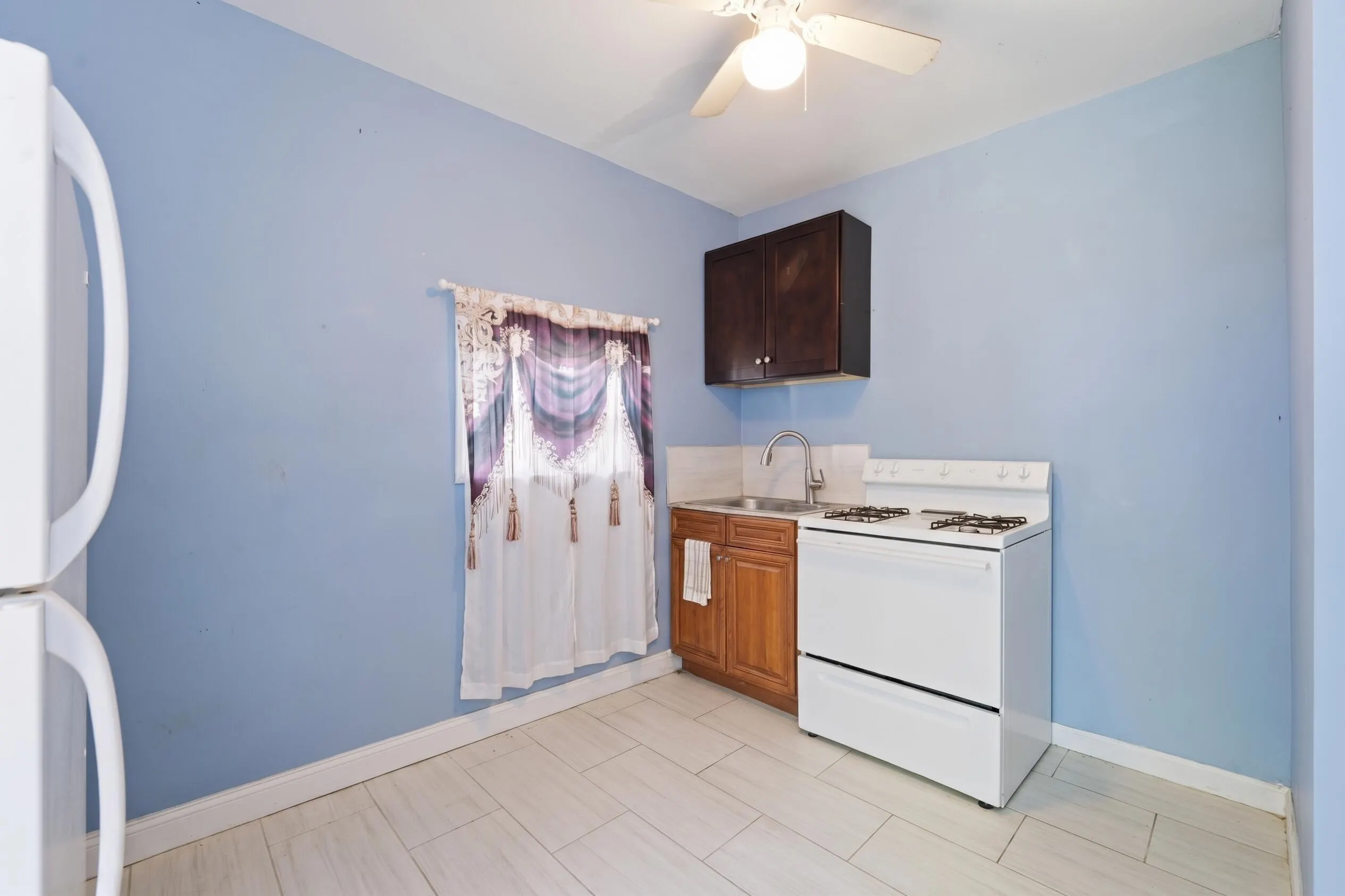 1064 HIGHVIEW Road