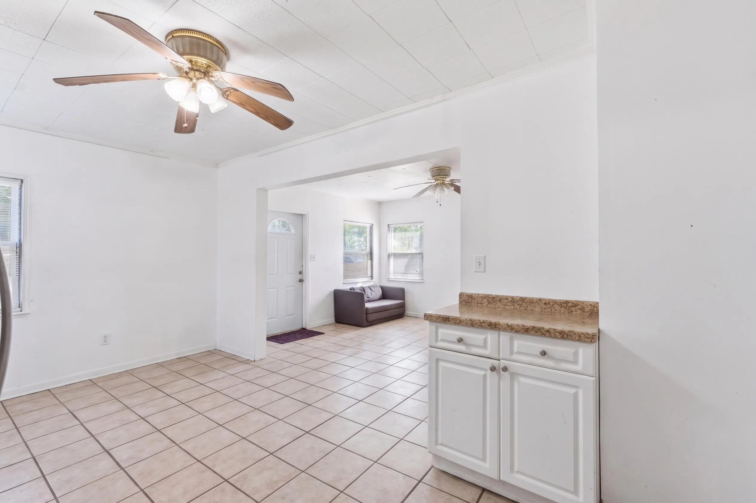 1064 HIGHVIEW Road