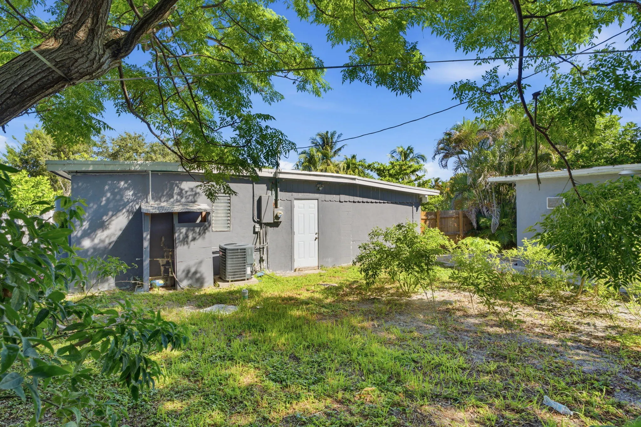 1064 HIGHVIEW Road