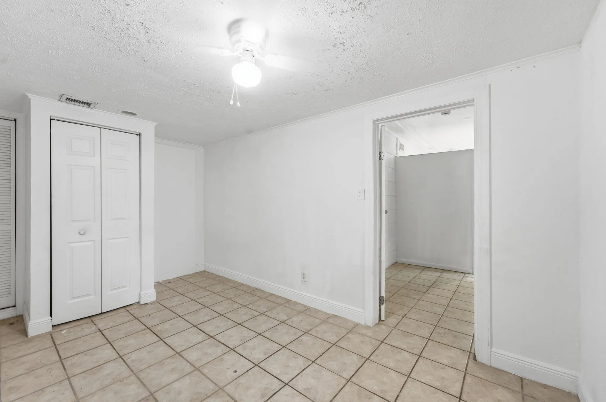 1064 HIGHVIEW Road