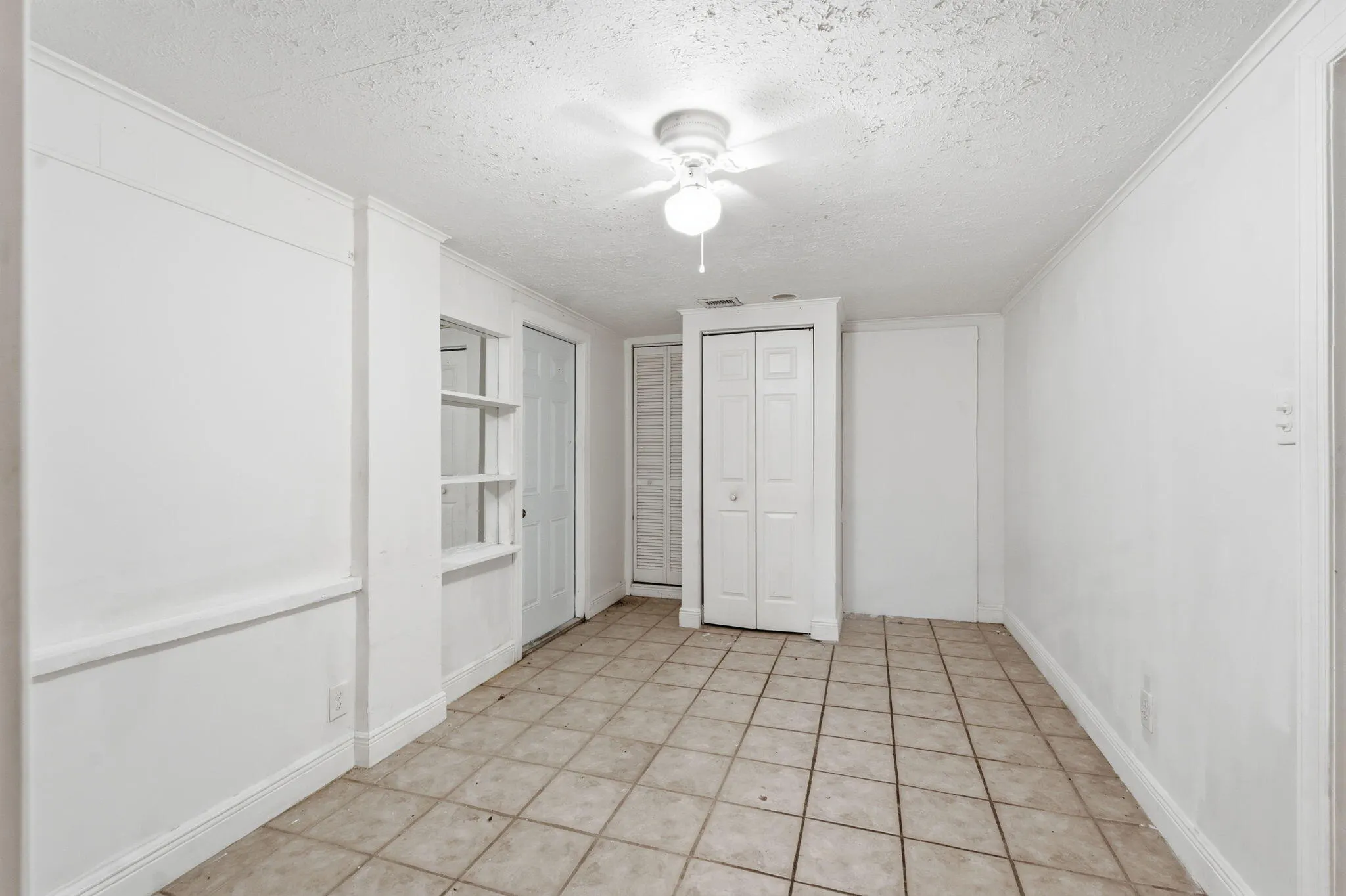1064 HIGHVIEW Road