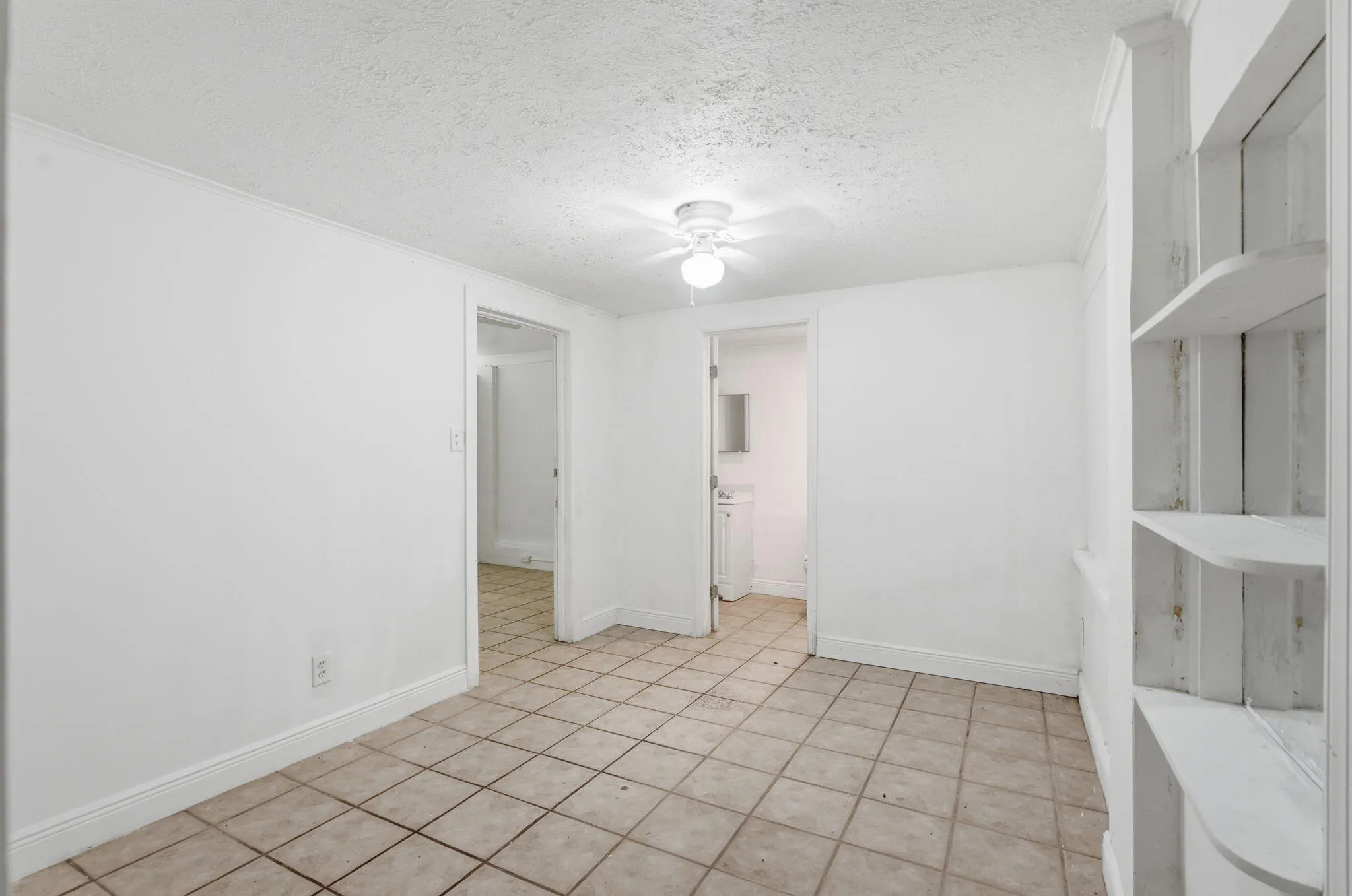 1064 HIGHVIEW Road