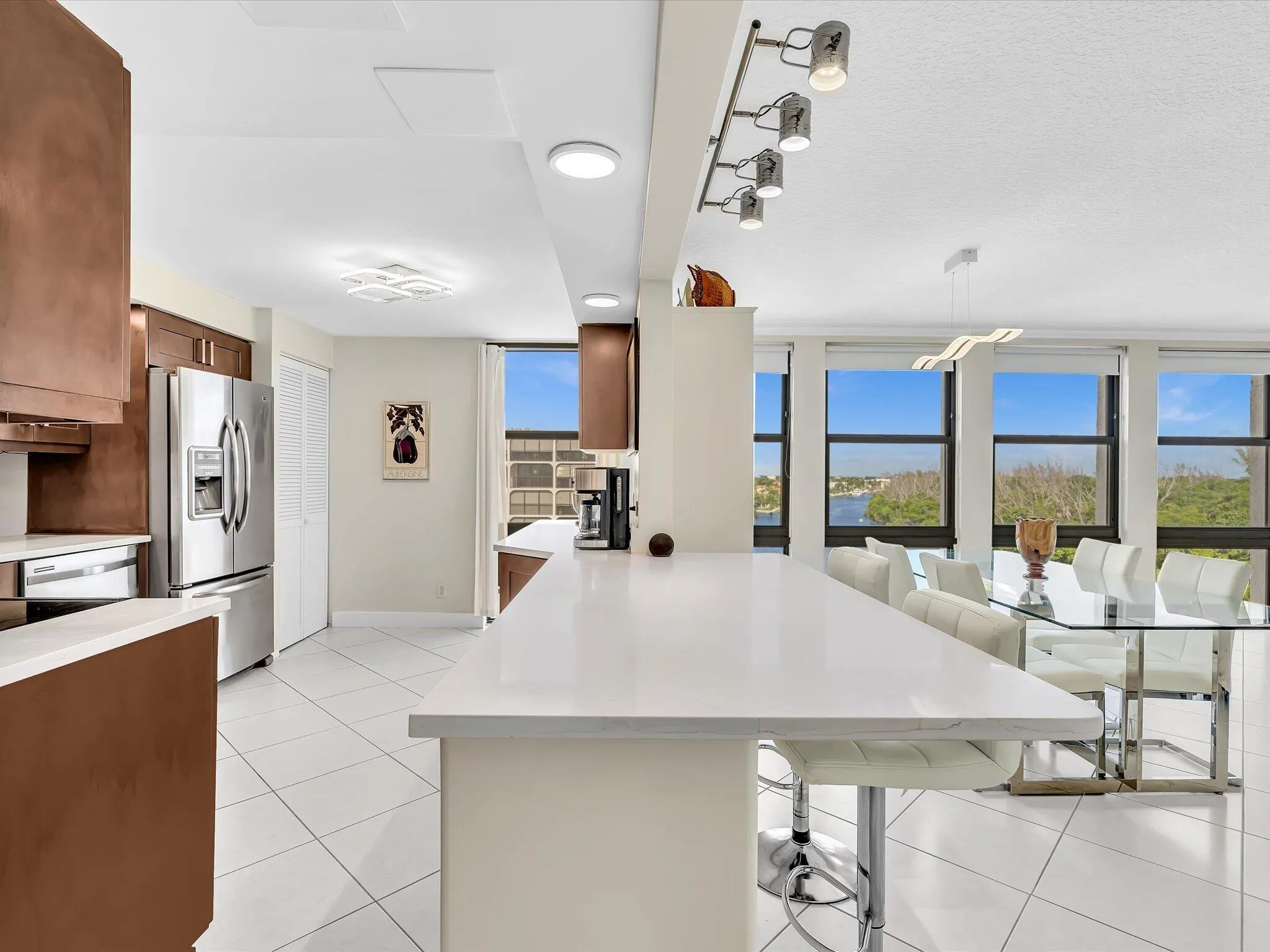 1631 RIVERVIEW Road #701
