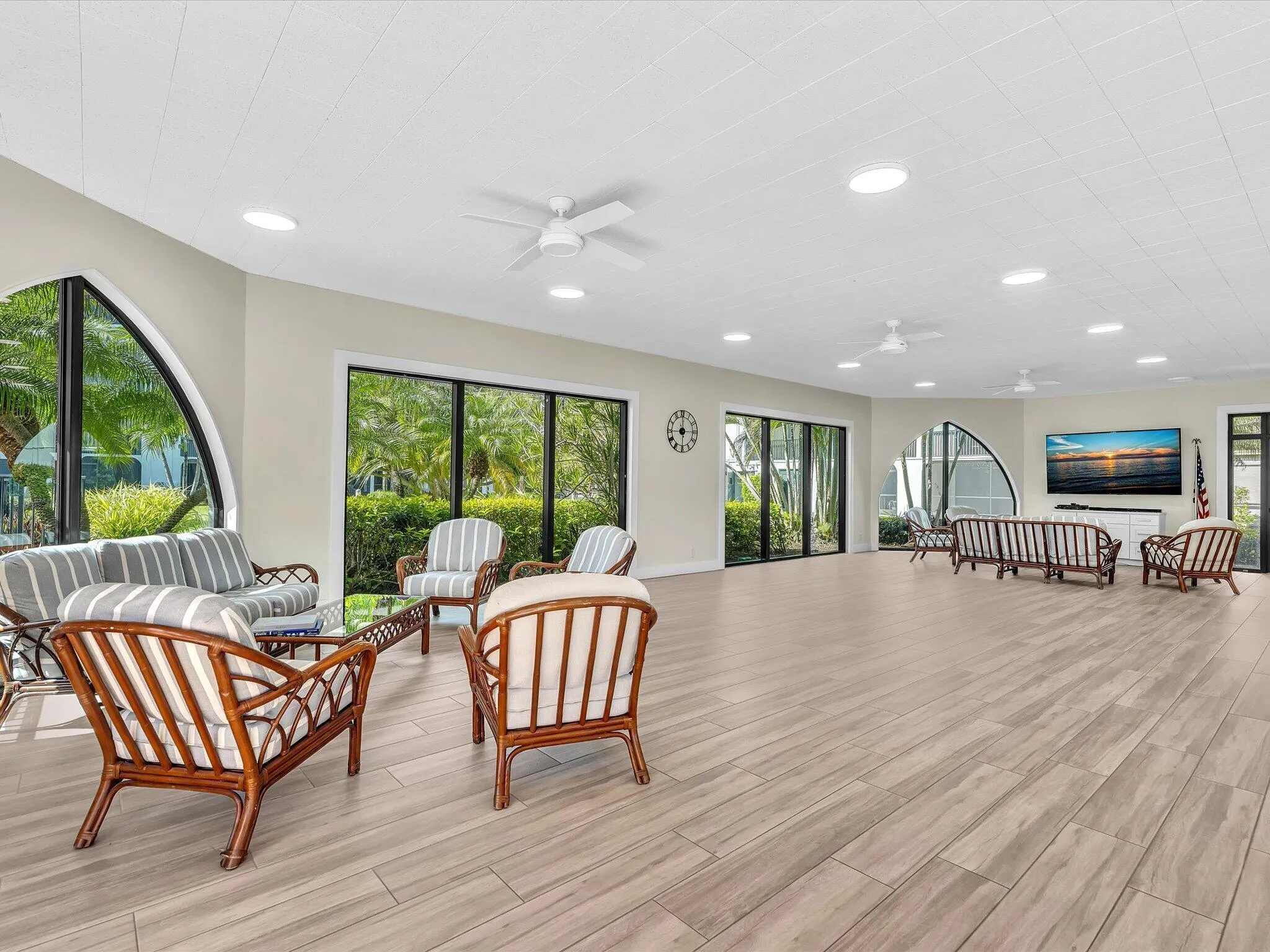 1631 RIVERVIEW Road #701