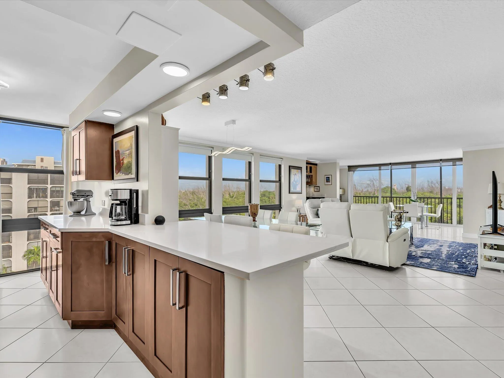 1631 RIVERVIEW Road #701