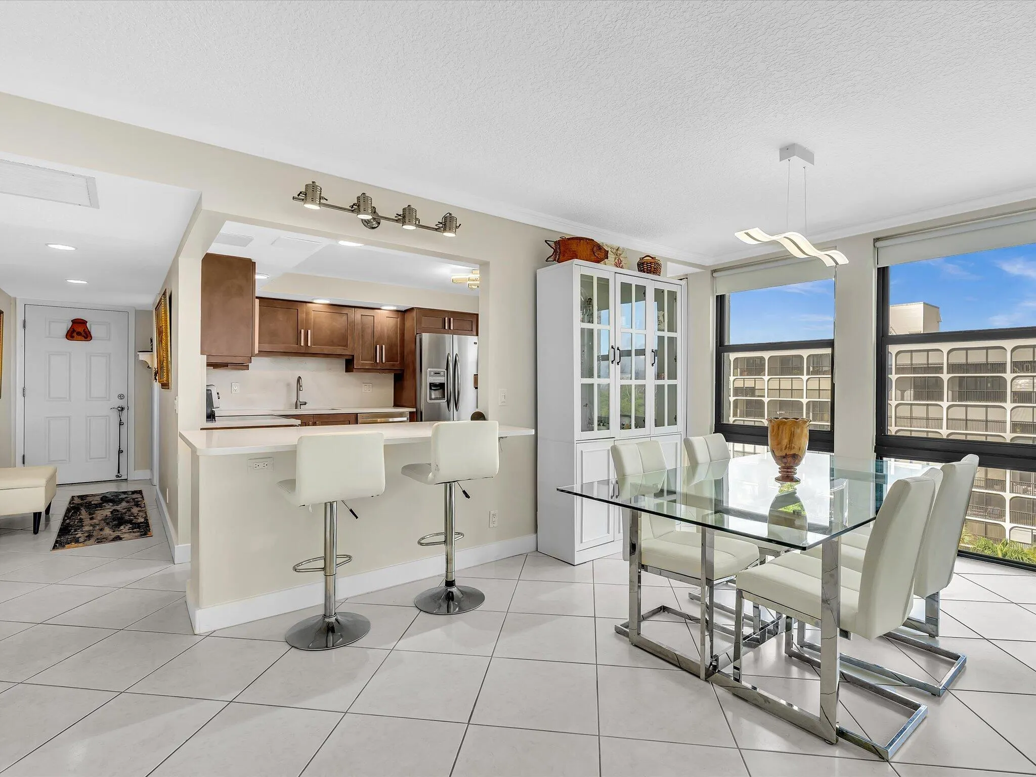 1631 RIVERVIEW Road #701