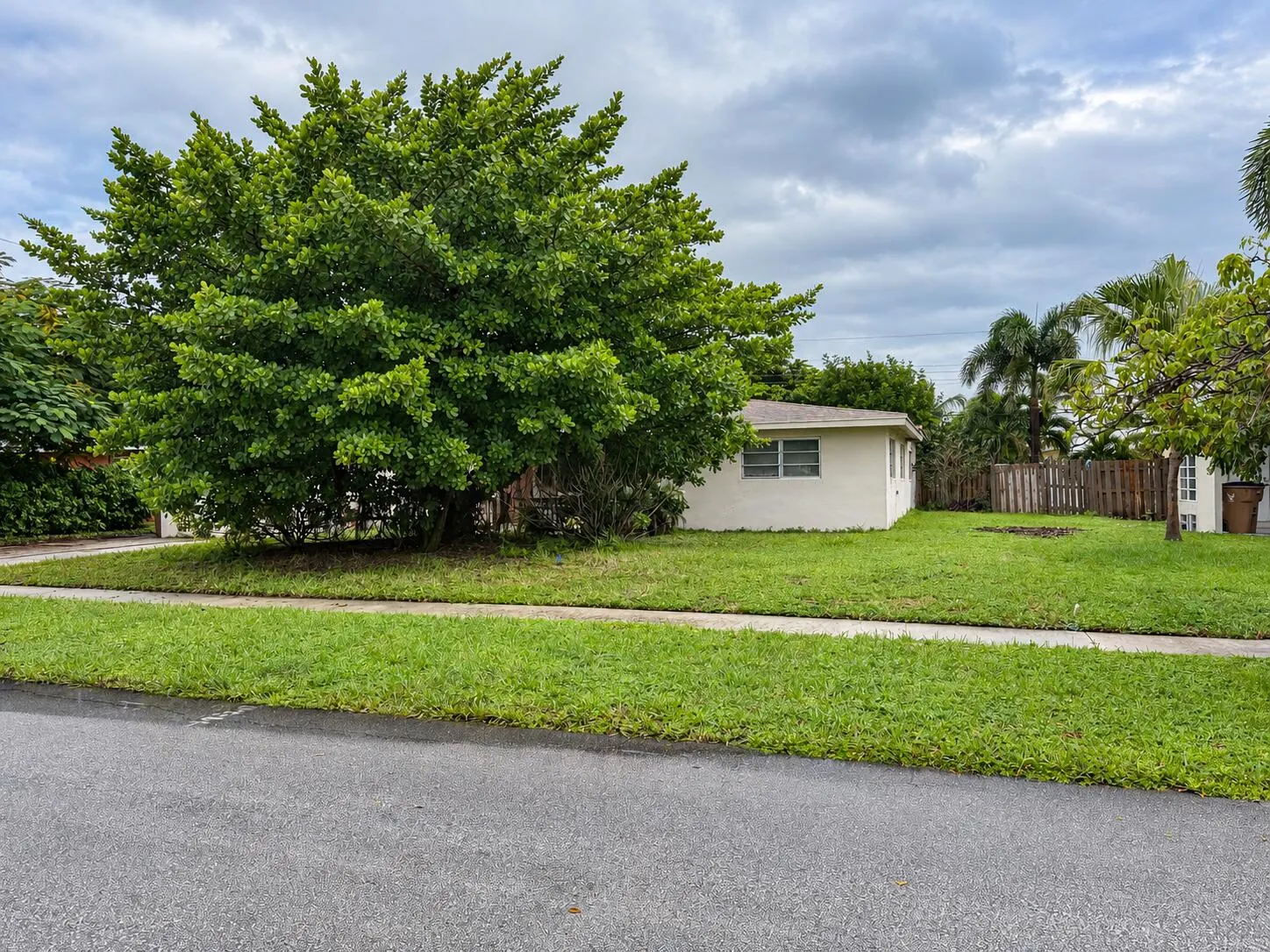1025 SE 14TH Street