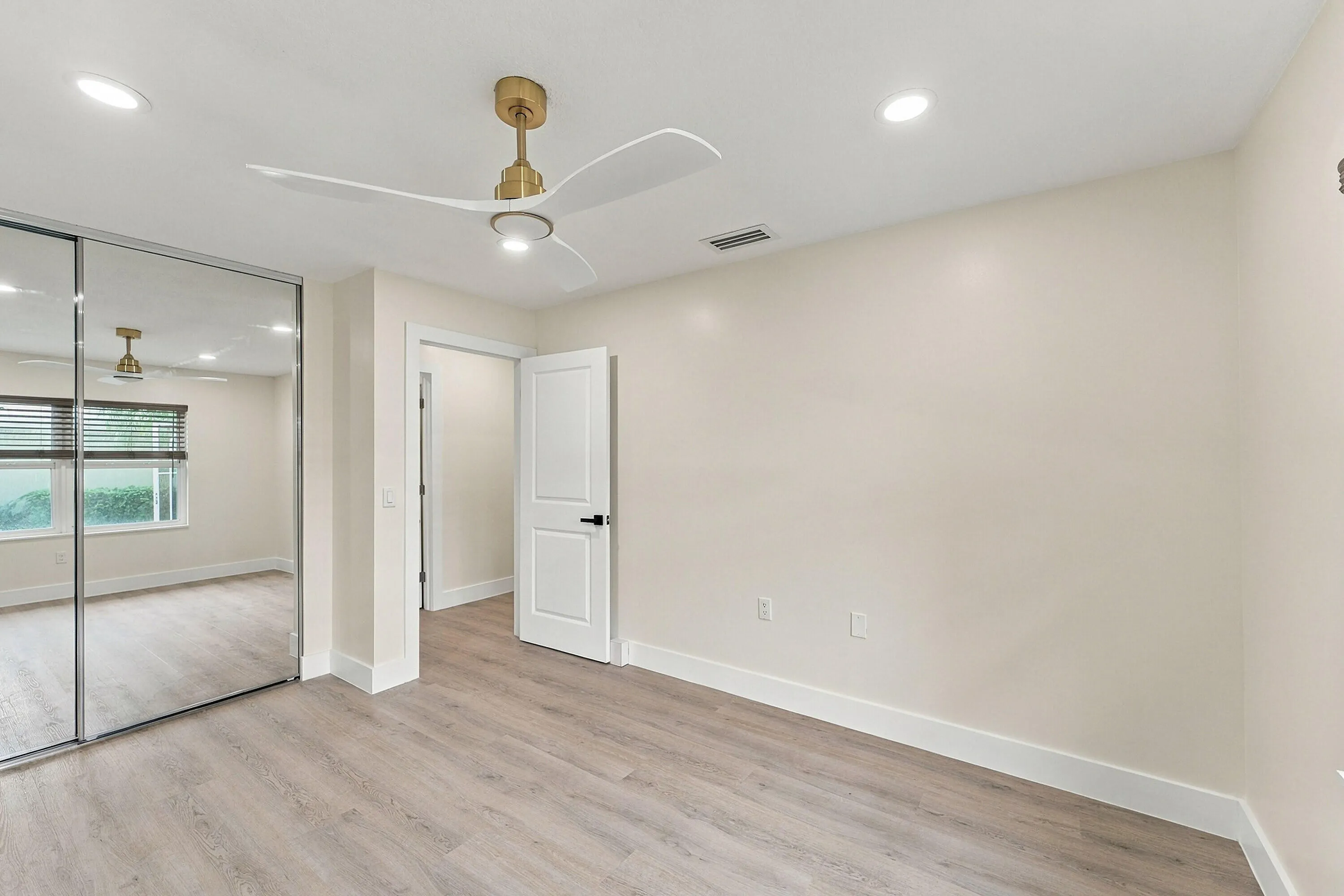 2398 SARATOGA BAY Drive