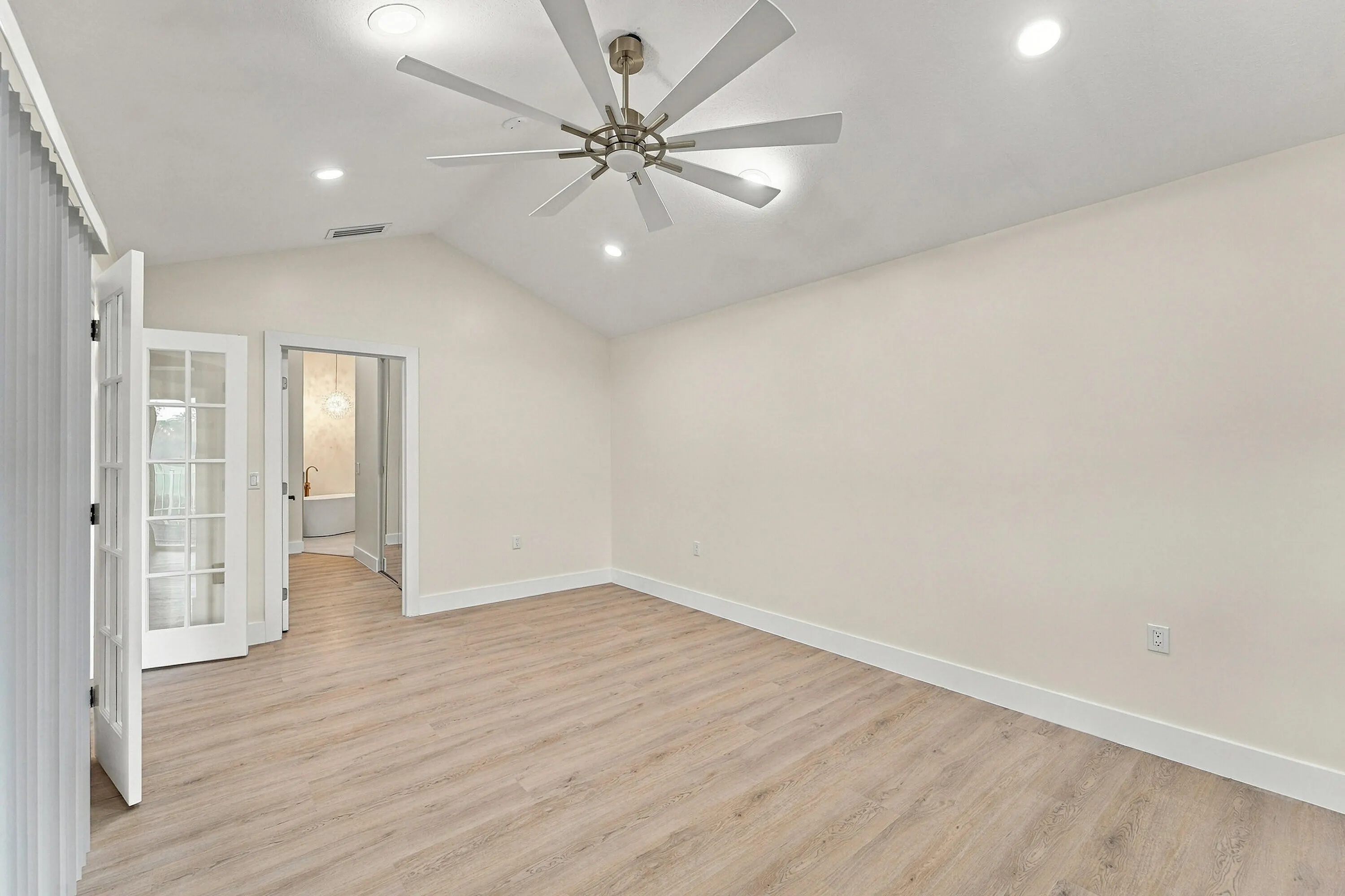2398 SARATOGA BAY Drive