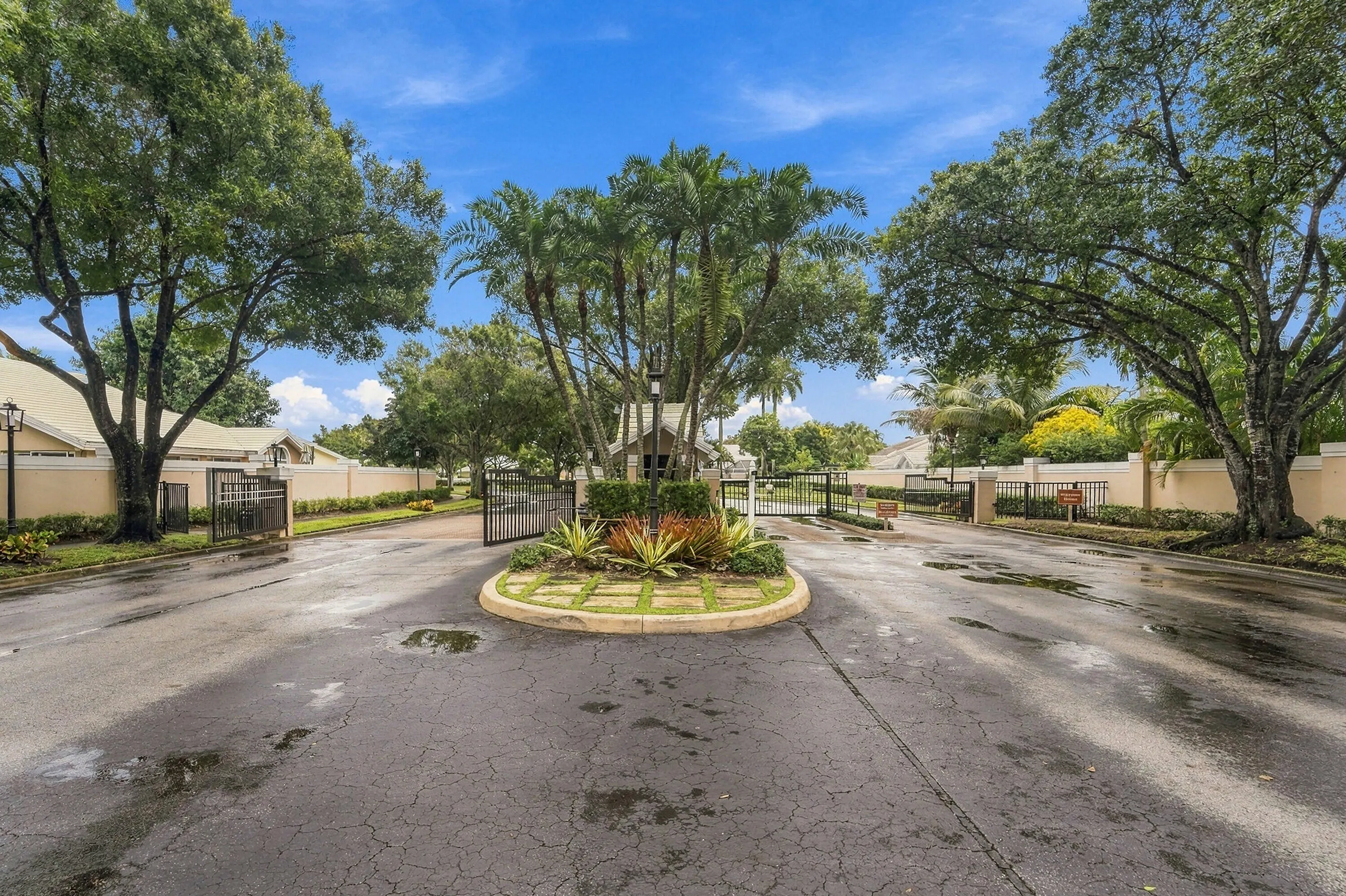 2398 SARATOGA BAY Drive