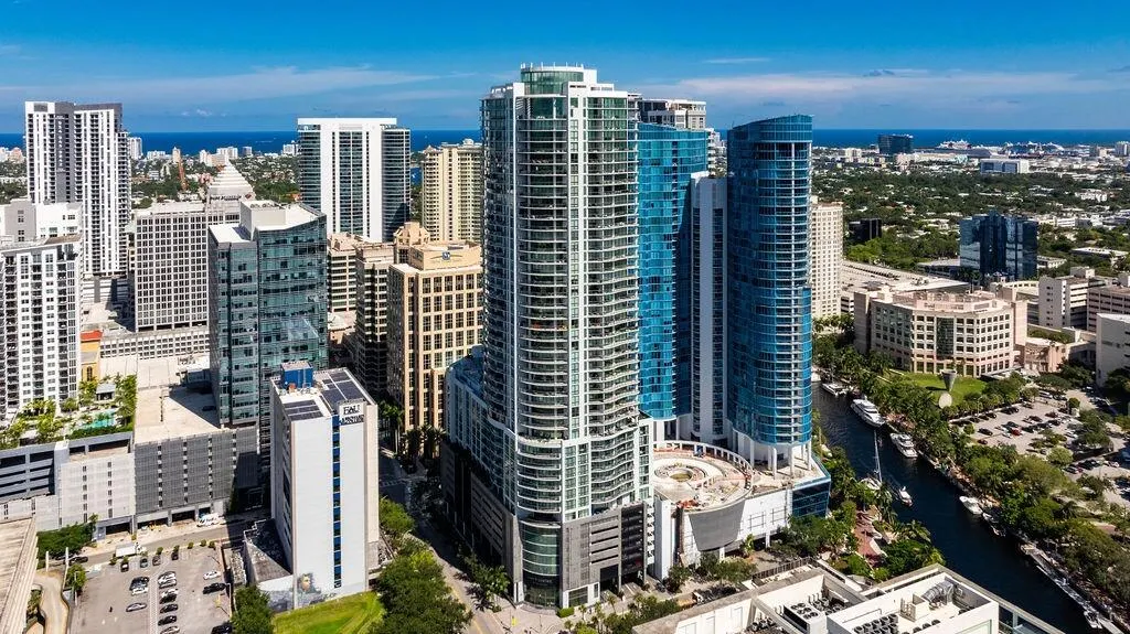 100 E Las Olas Boulevard #3501