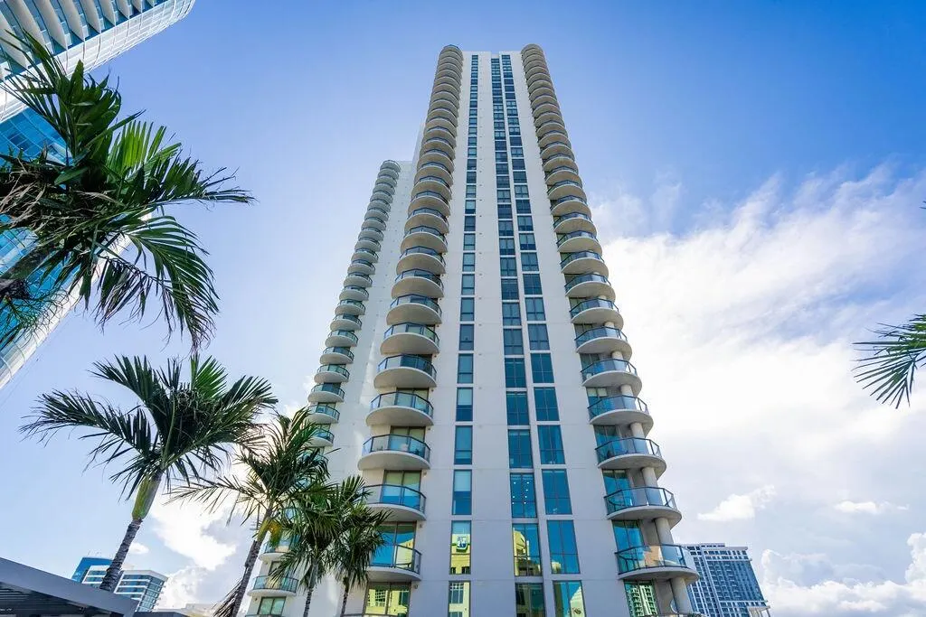 100 E Las Olas Boulevard #3501