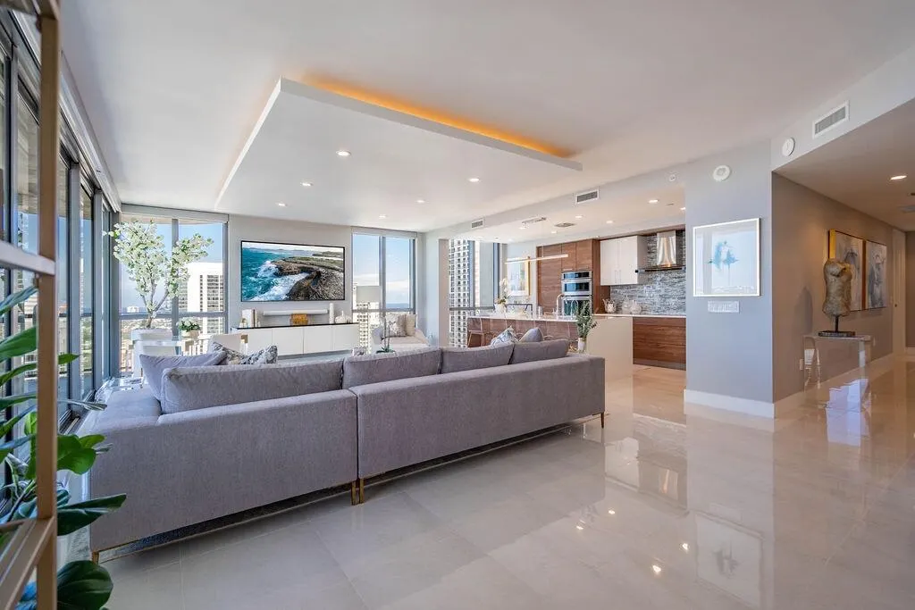 100 E Las Olas Boulevard #3501