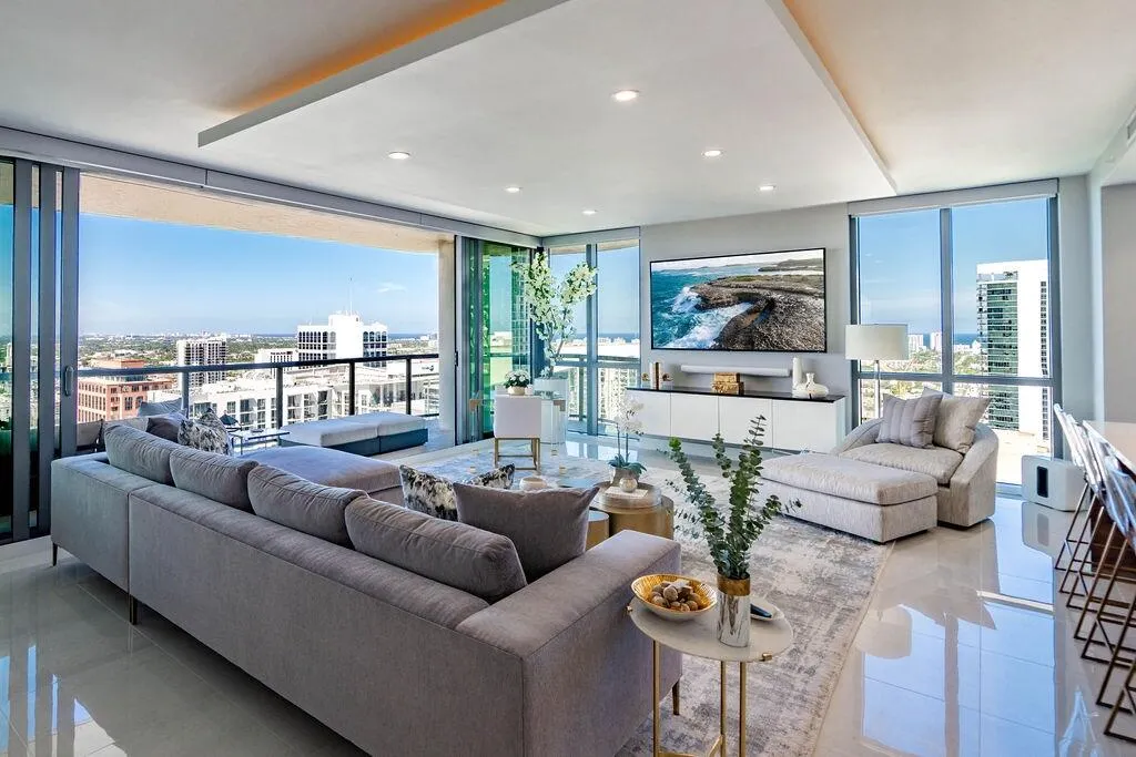 100 E Las Olas Boulevard #3501