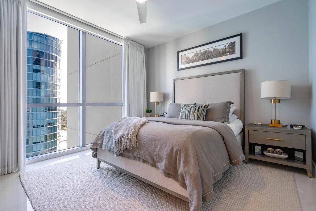100 E Las Olas Boulevard #3501