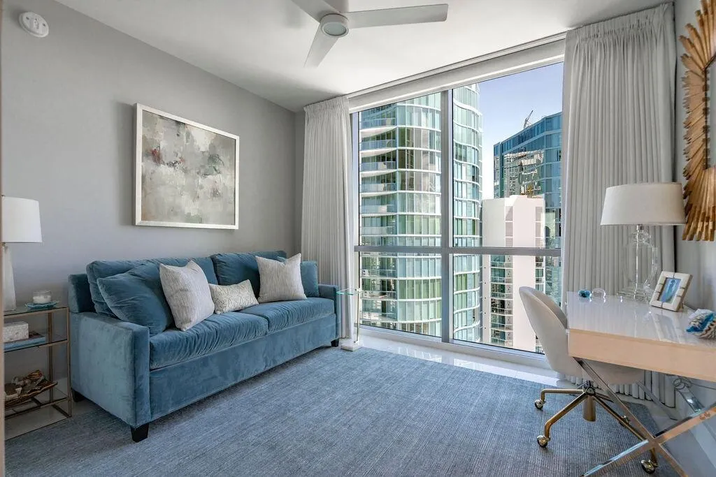 100 E Las Olas Boulevard #3501