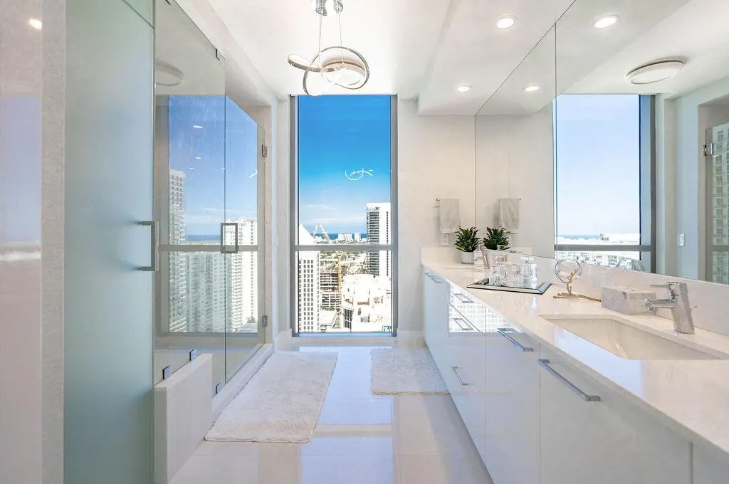 100 E Las Olas Boulevard #3501