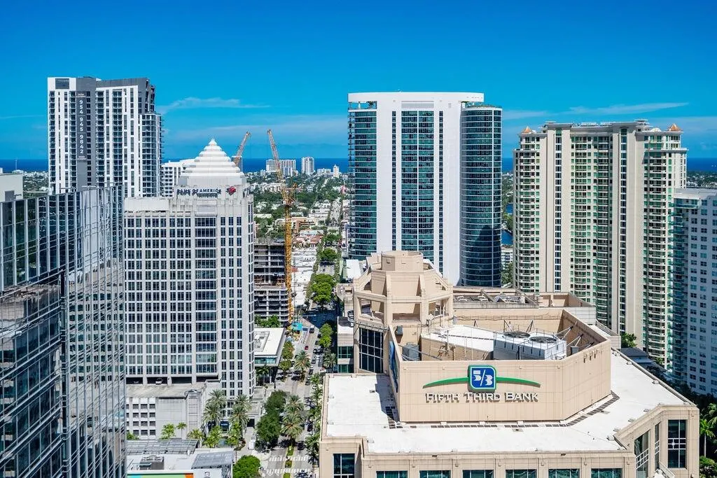 100 E Las Olas Boulevard #3501