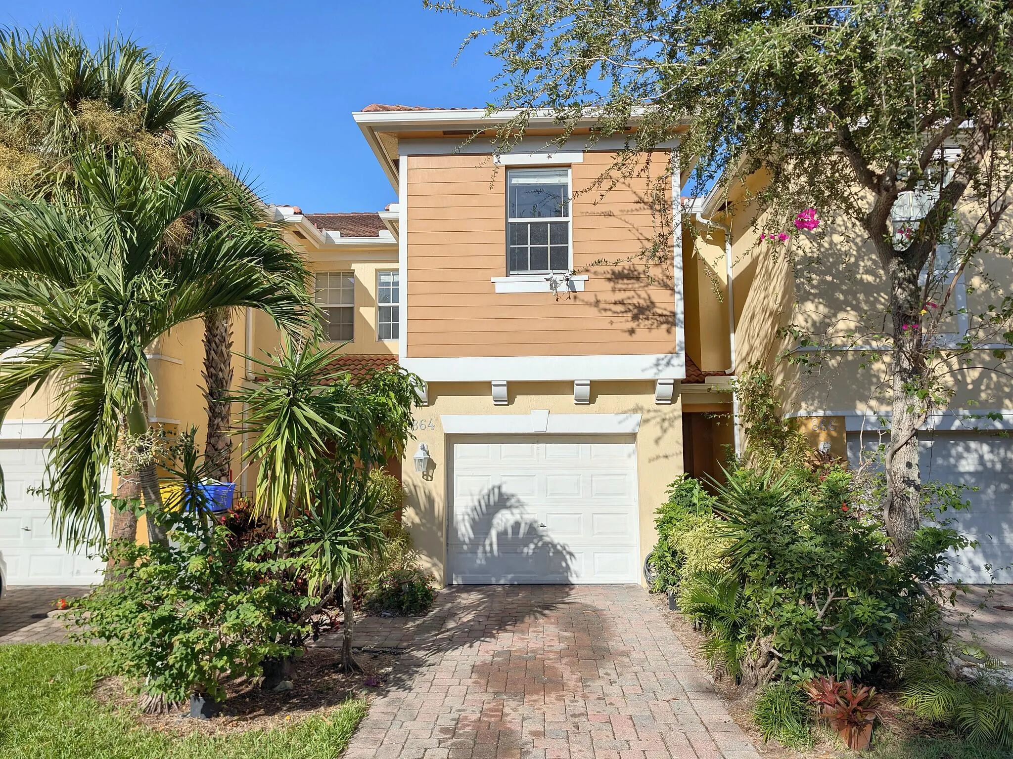 864 PIPERS CAY Drive #157