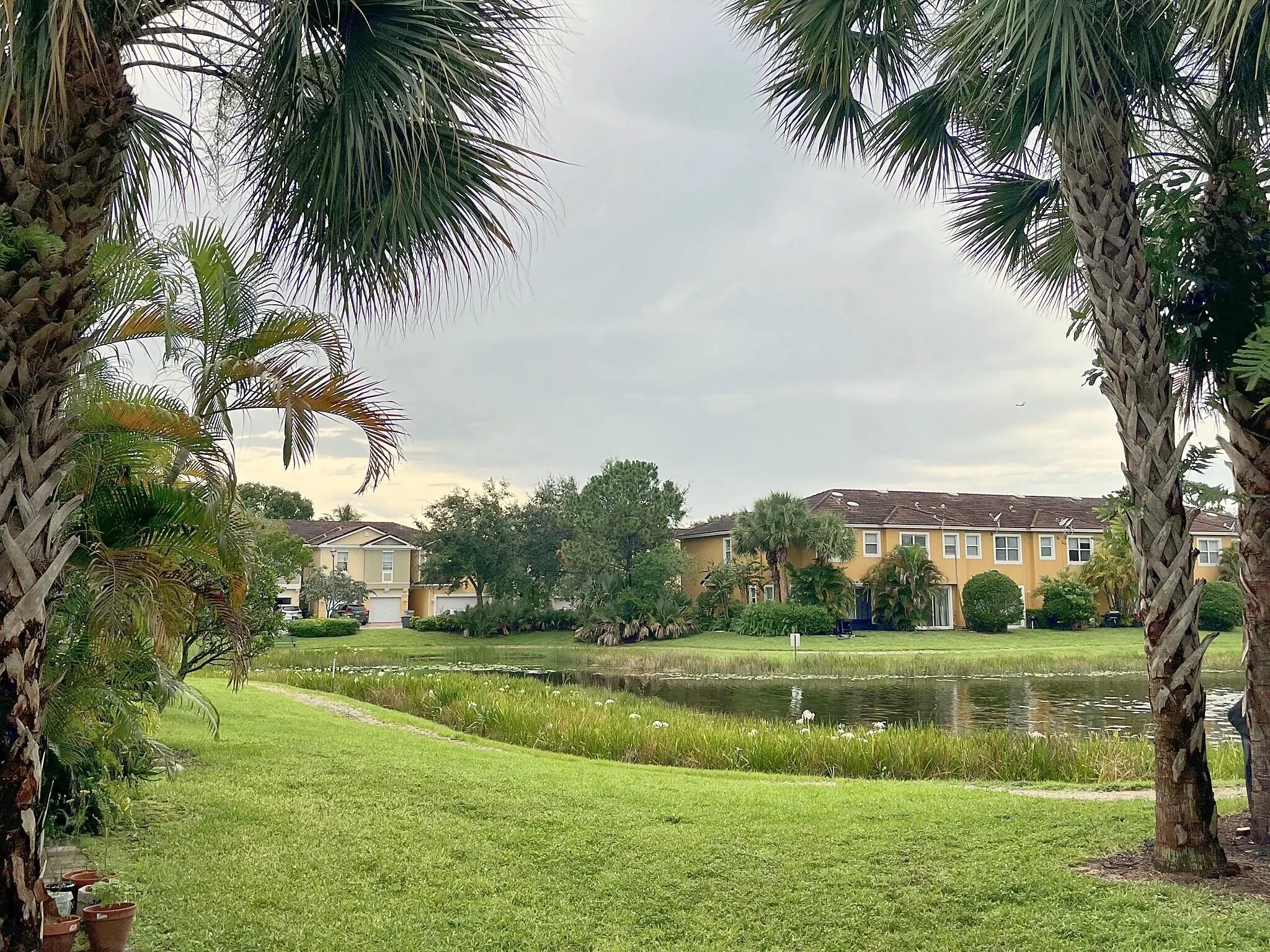 864 PIPERS CAY Drive #157