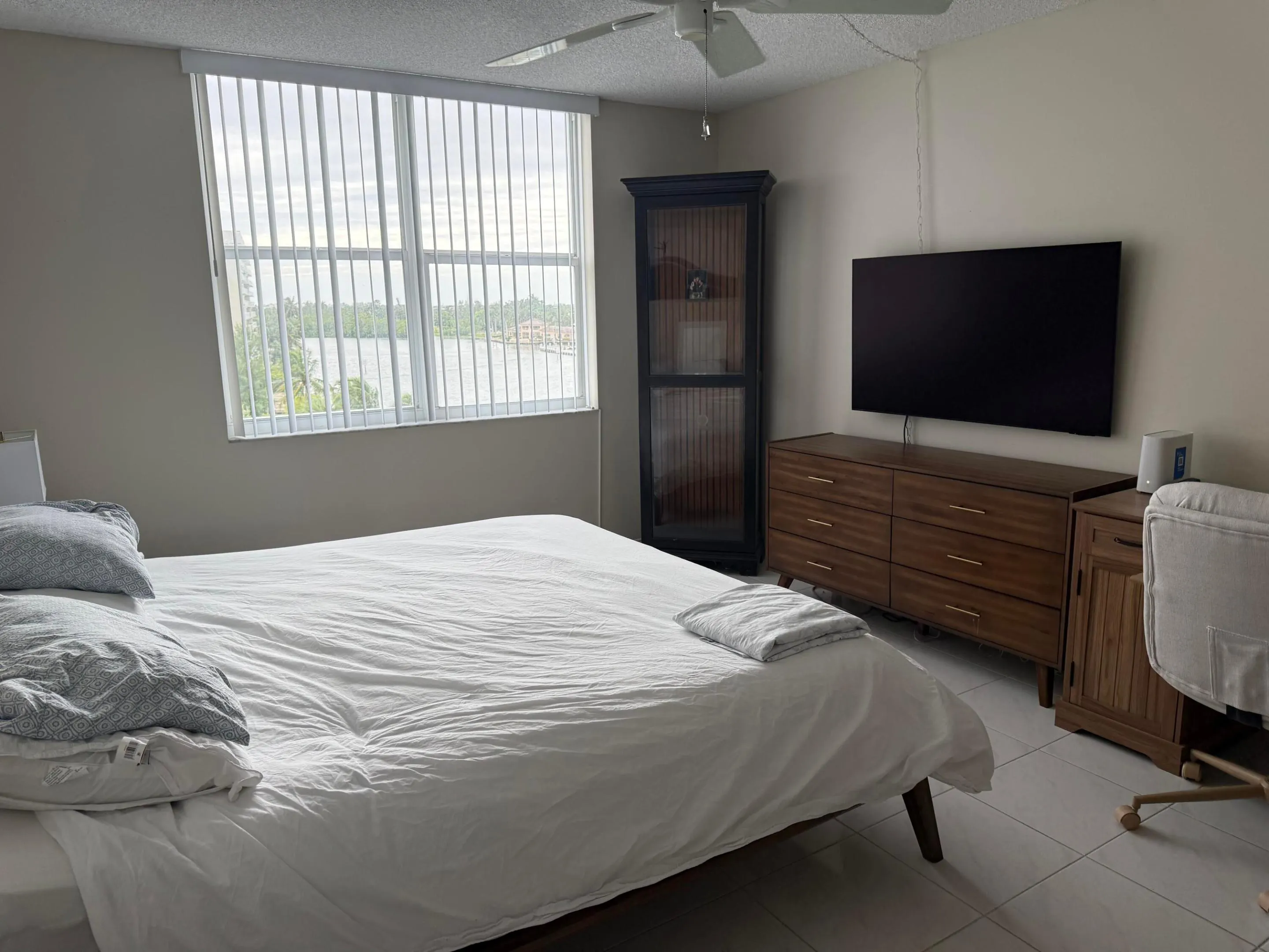 2639 N Riverside Drive #605